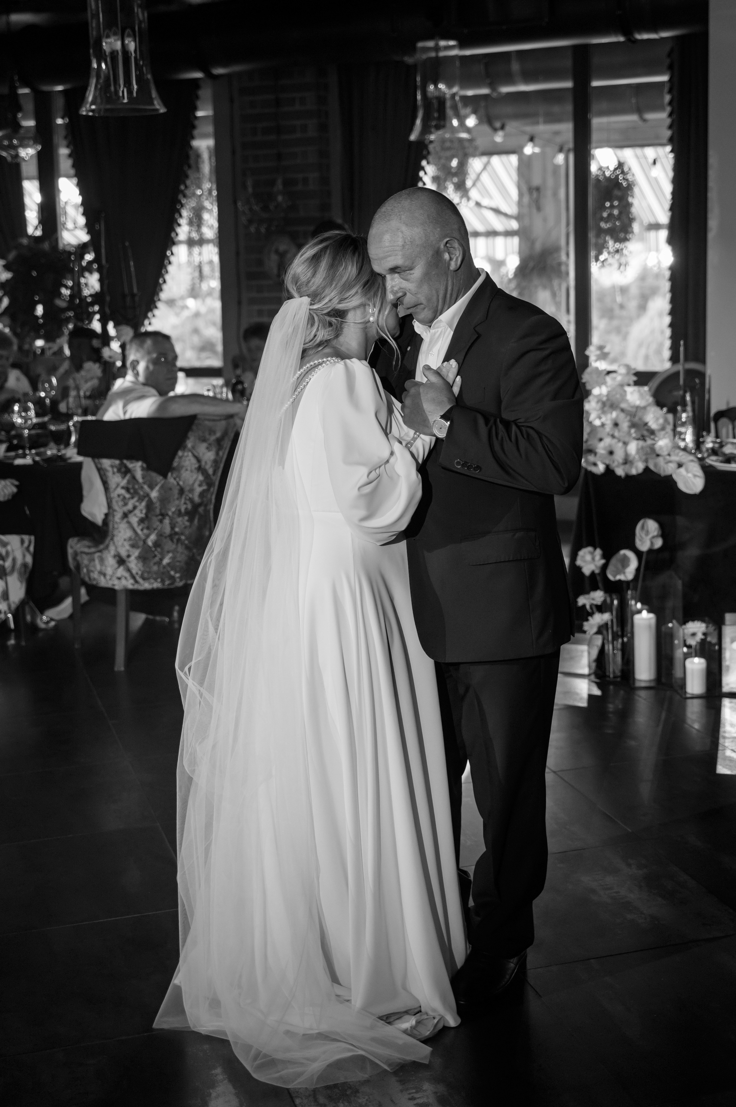 Свадебная фотосессия в отеле Hayat Regency Rostov. Свадебный фотограф в Ростове Максимов Максим