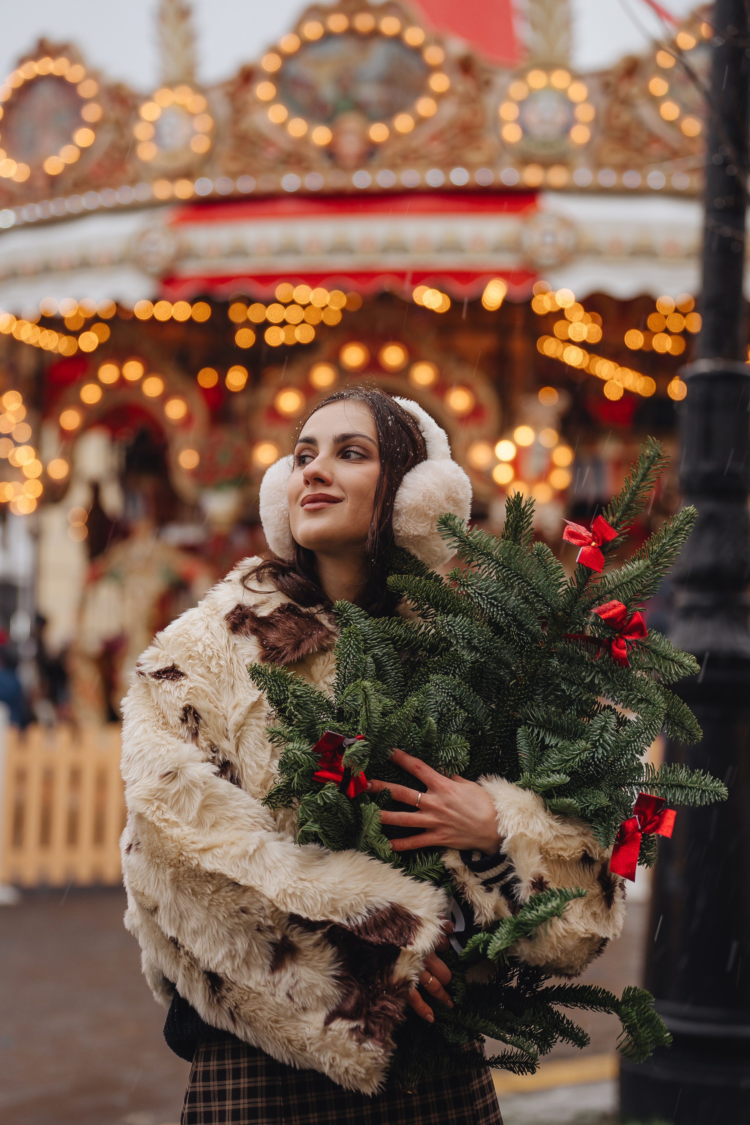 ПРОГУЛКА НА МАНЕЖНОЙ ПЛОЩАДИ ДЛЯ ДЕВУШКИ ПЕРЕД НОВЫМ ГОДОМ (НОВОГОДНЯЯ ФОТОСЕССИИЯ НА МАНЕЖНОЙ ПЛОЩАДИ). Профессиональный фотограф, Санкт-Петербург — Виктория Богомолова