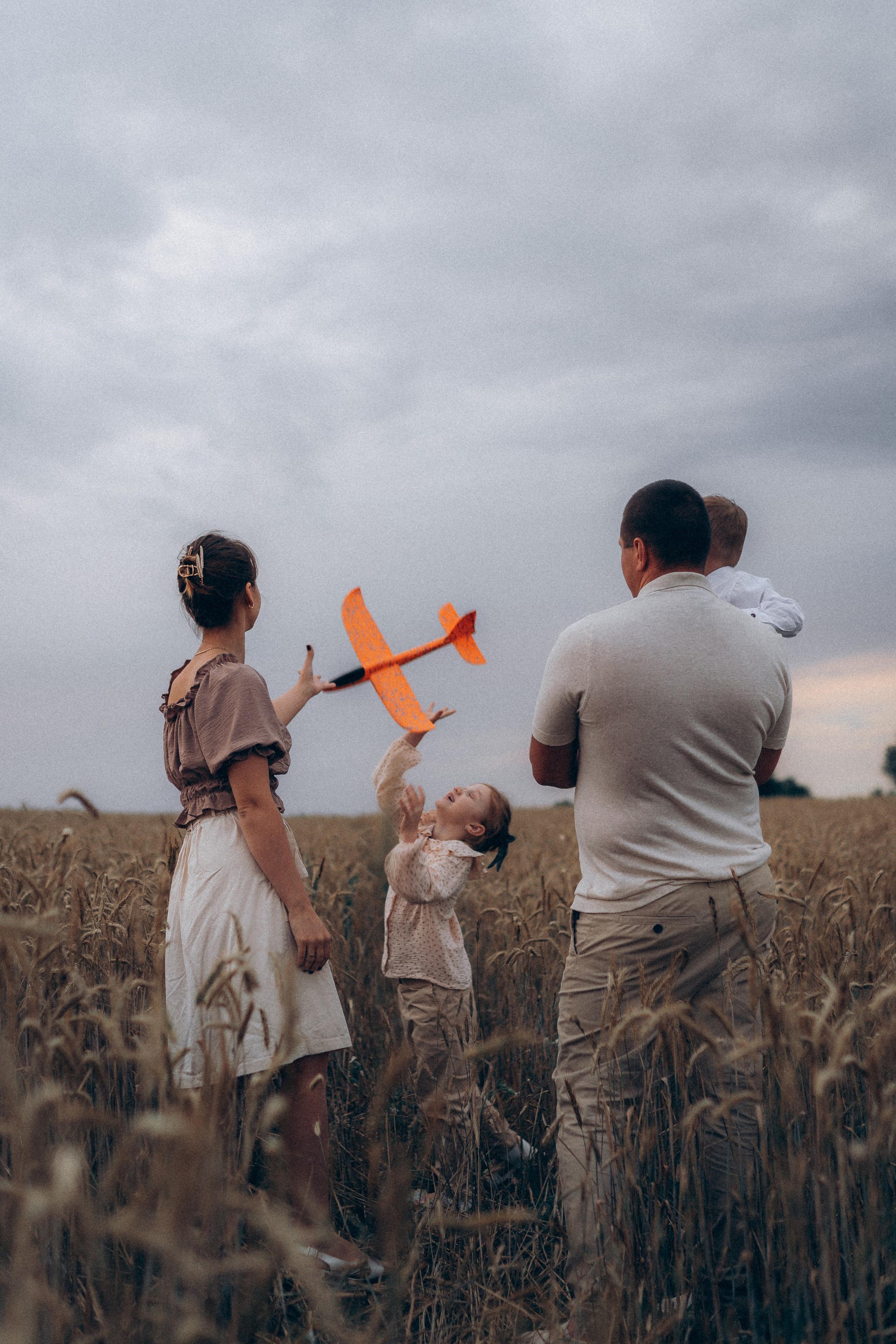 Алёна и семья. Фотограф Торопец Кристина Абрамова Kanwellia photography