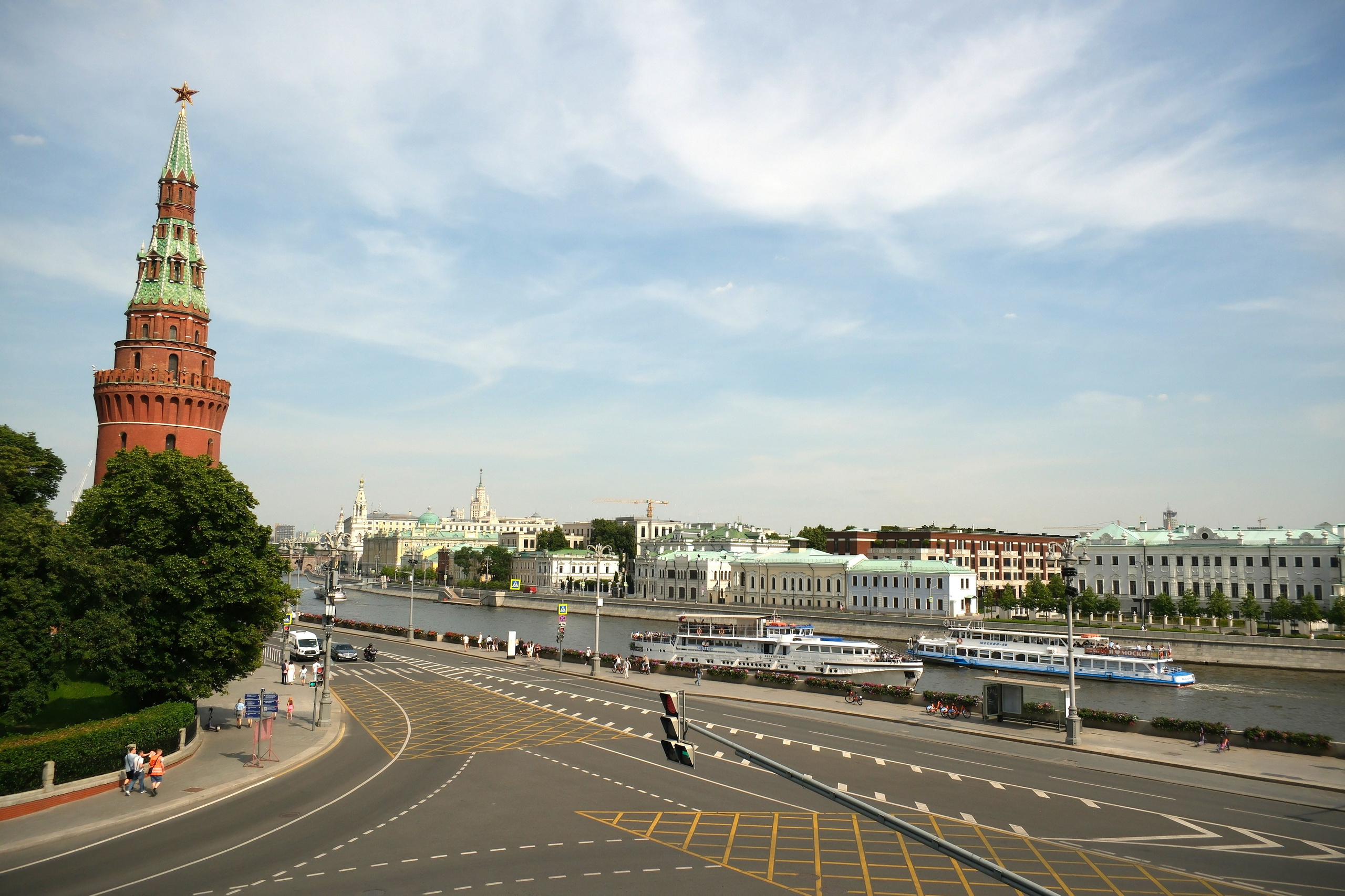 Улица, люди, жизнь…