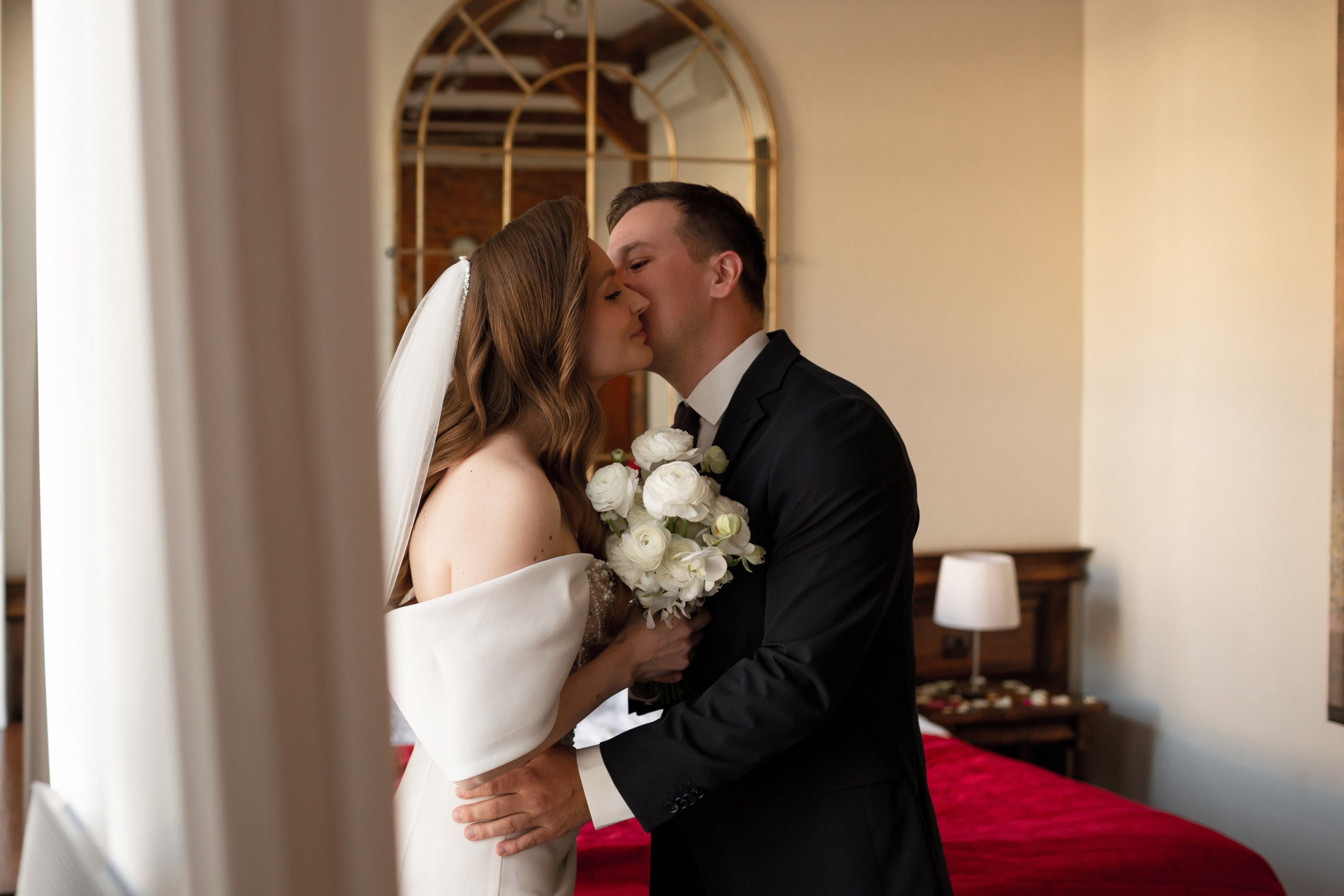 Свадьба в Петербурге в сентябре. Свадебный фотограф Кирилл Белый