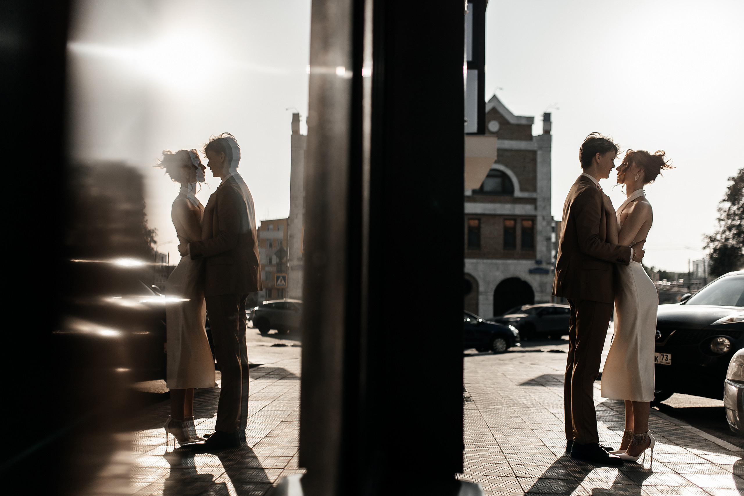 Здравствуйте! Я&nbsp;свадебный фотограф из&nbsp;Ульяновска, работаю в&nbsp;том числе по&nbsp;всей России и&nbsp;с&nbsp;выездом за&nbsp;границу. Снимаю свадьбы, lovestory, корпоративы, светский репортаж. Провожу обучение по&nbsp;фотографии, мастер-классы и&nbsp;воркшопы для других фотографов.