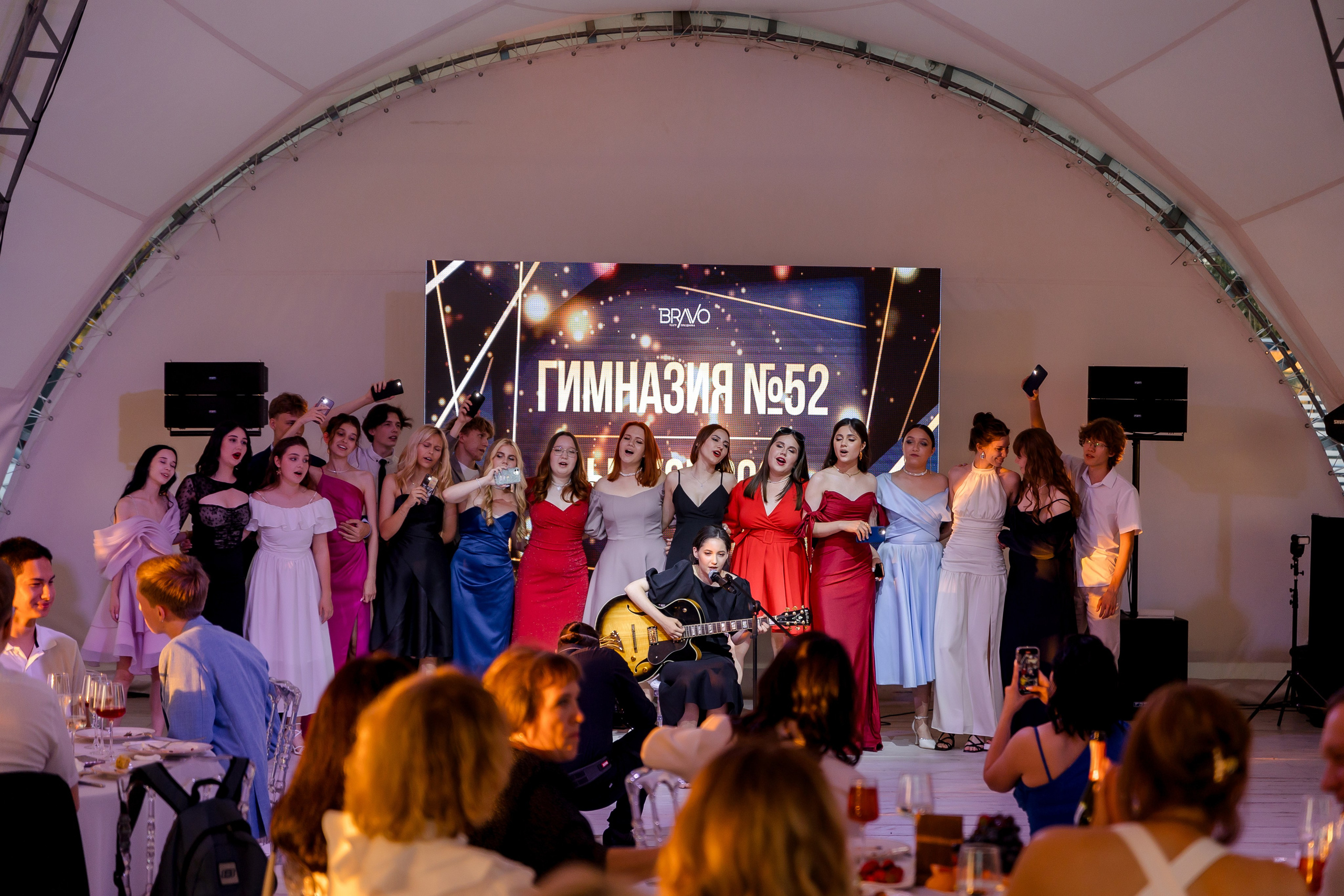 ВЫПУСКНОЙ White Place — Гимназия 52. Свадебный и семейный фотограф Динар Гильмутдинов