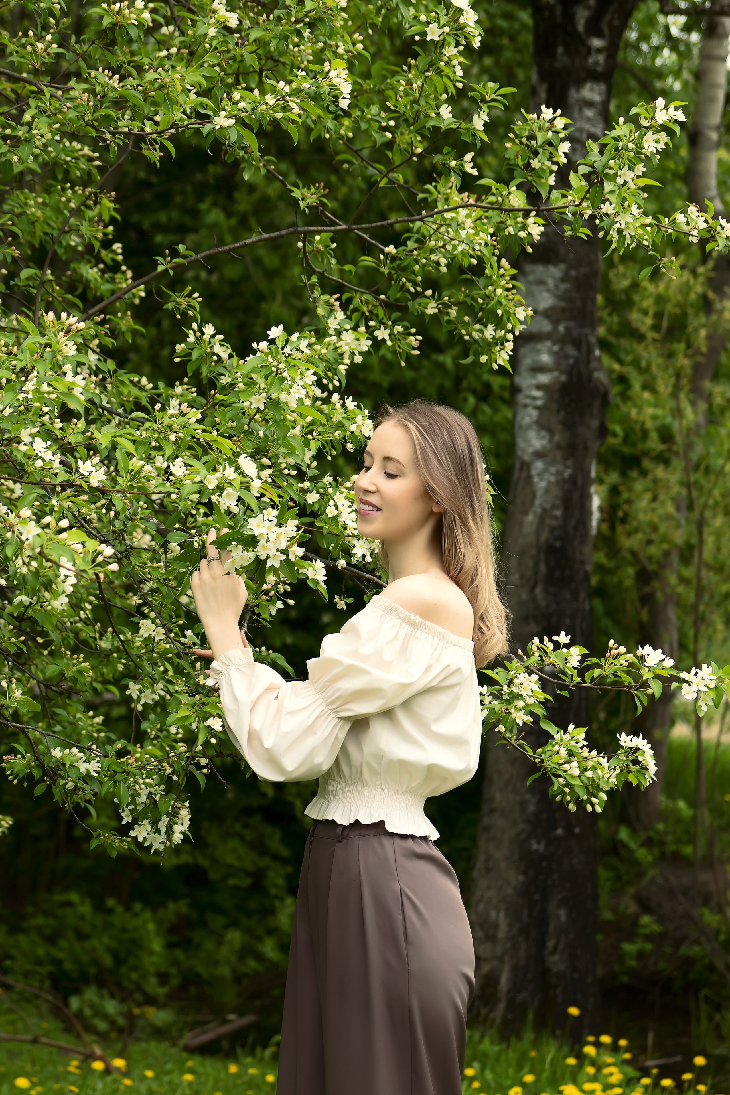 Индивидуальная фотосессия на цветении. Детский и семейный фотограф Кемерово Антонина Семеркова!