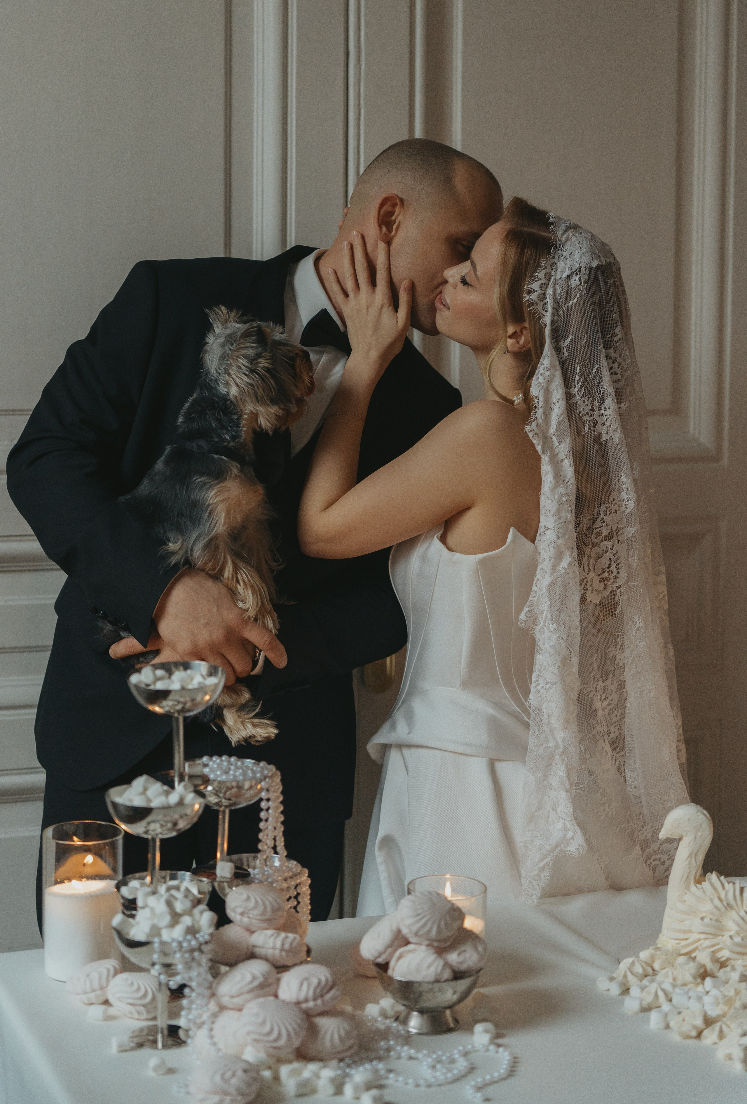 Свадебная фотосессия в Санкт-Петербурге. Свадебный фотограф Санкт-Петербург. Федосова Елизавета. Свадебная фотосессия в студии.