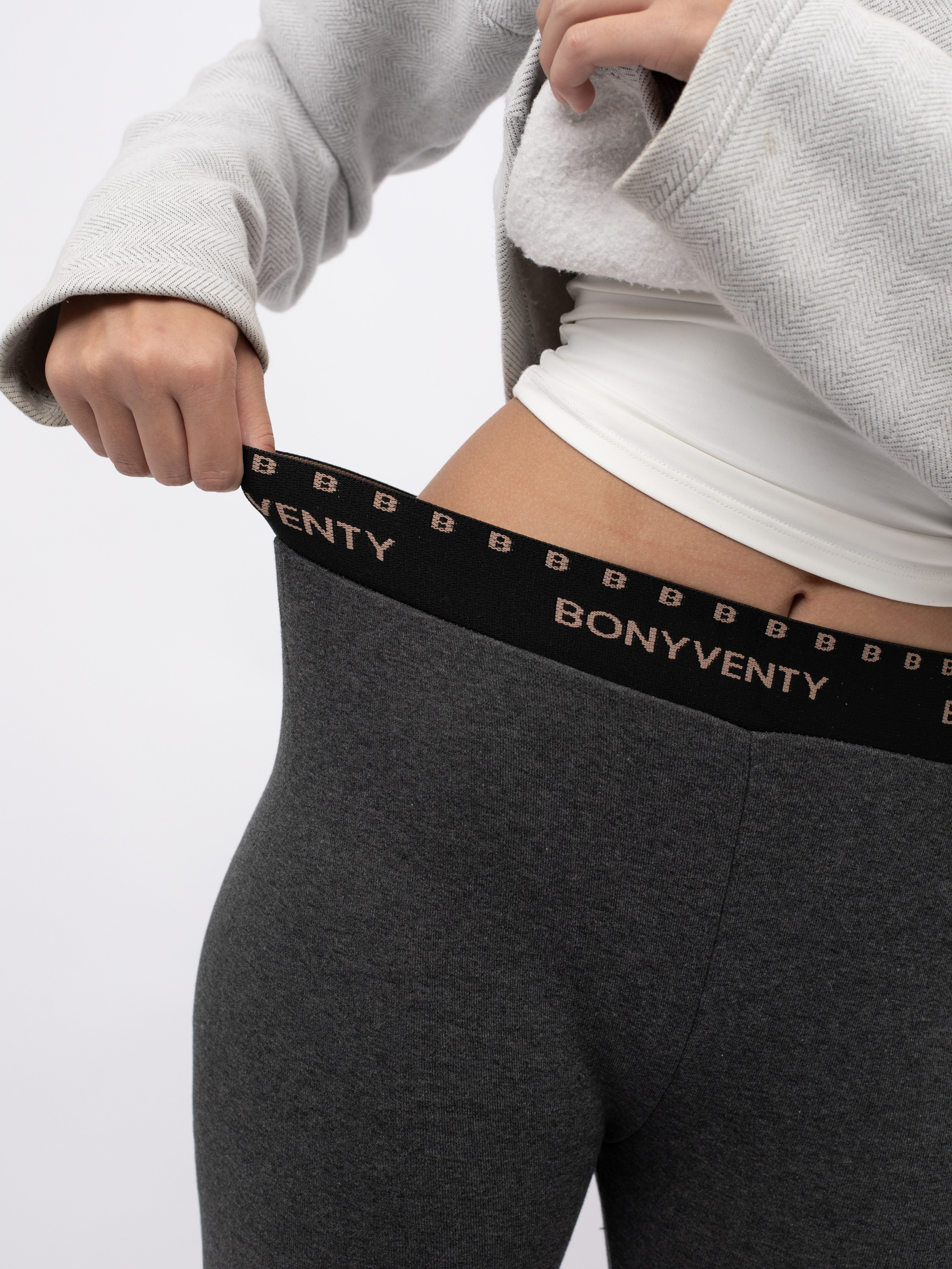 Утепленные лосины. Фотостудия предметной и модельной съёмки для маркетплейсов