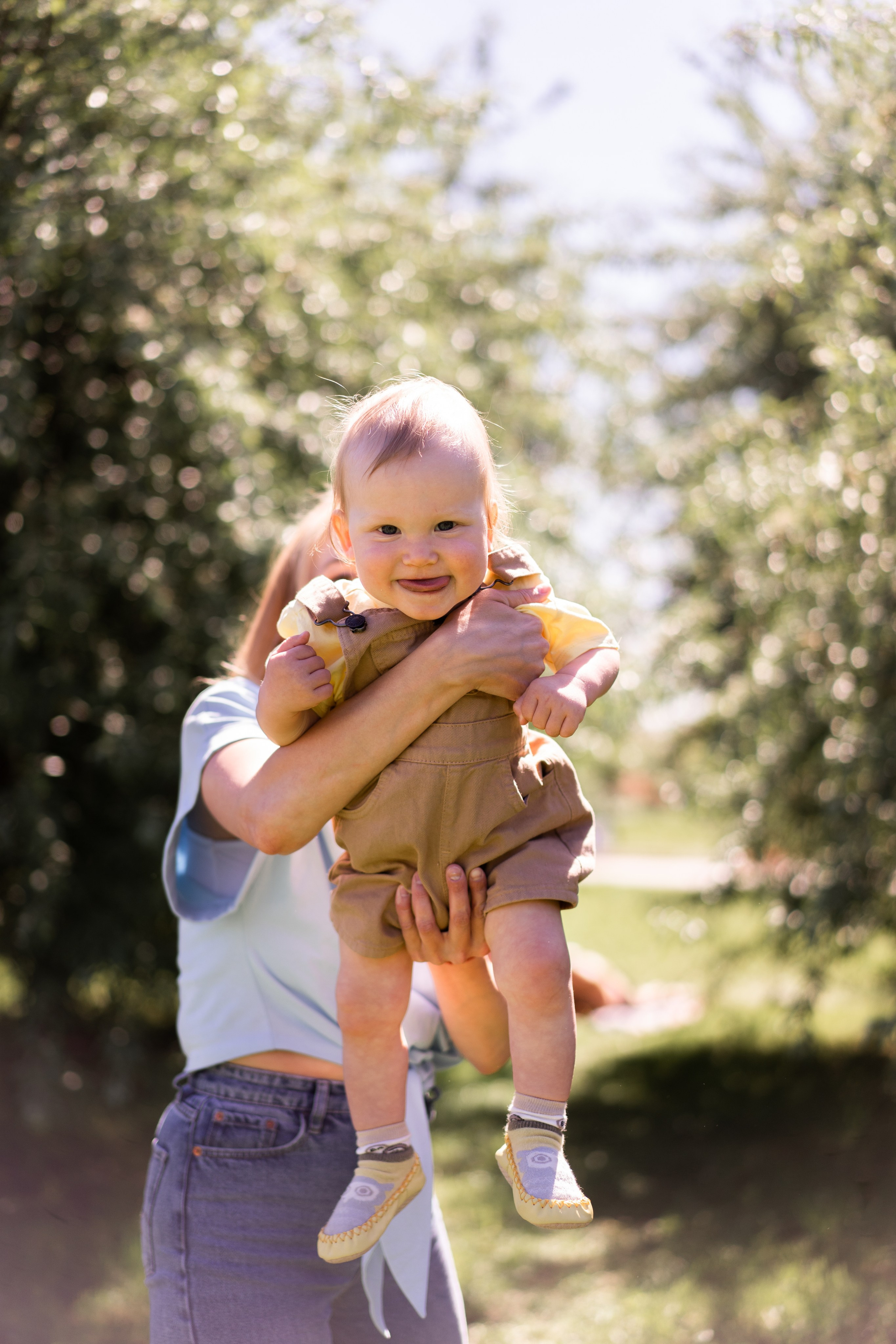 Прогулка в яблоневом саду. Семейный и детский фотограф в Санкт-Петербурге Дарина Герчиу
