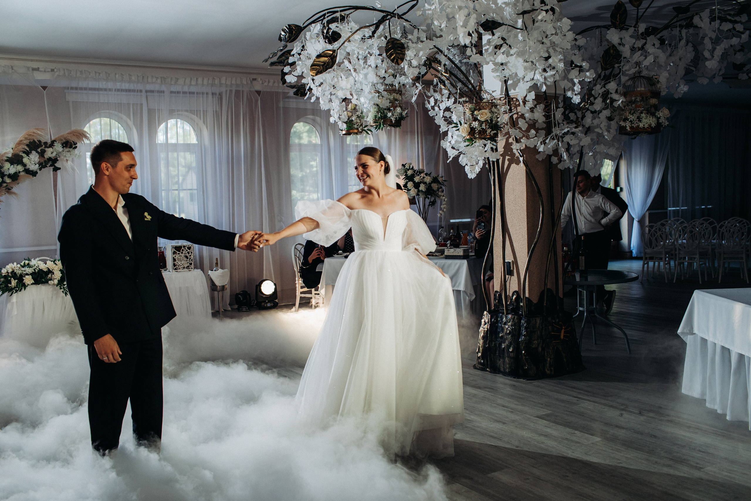 Vlad & Nadya (Saint-Petersburg, Russia). Destination wedding photographer Peter Letu