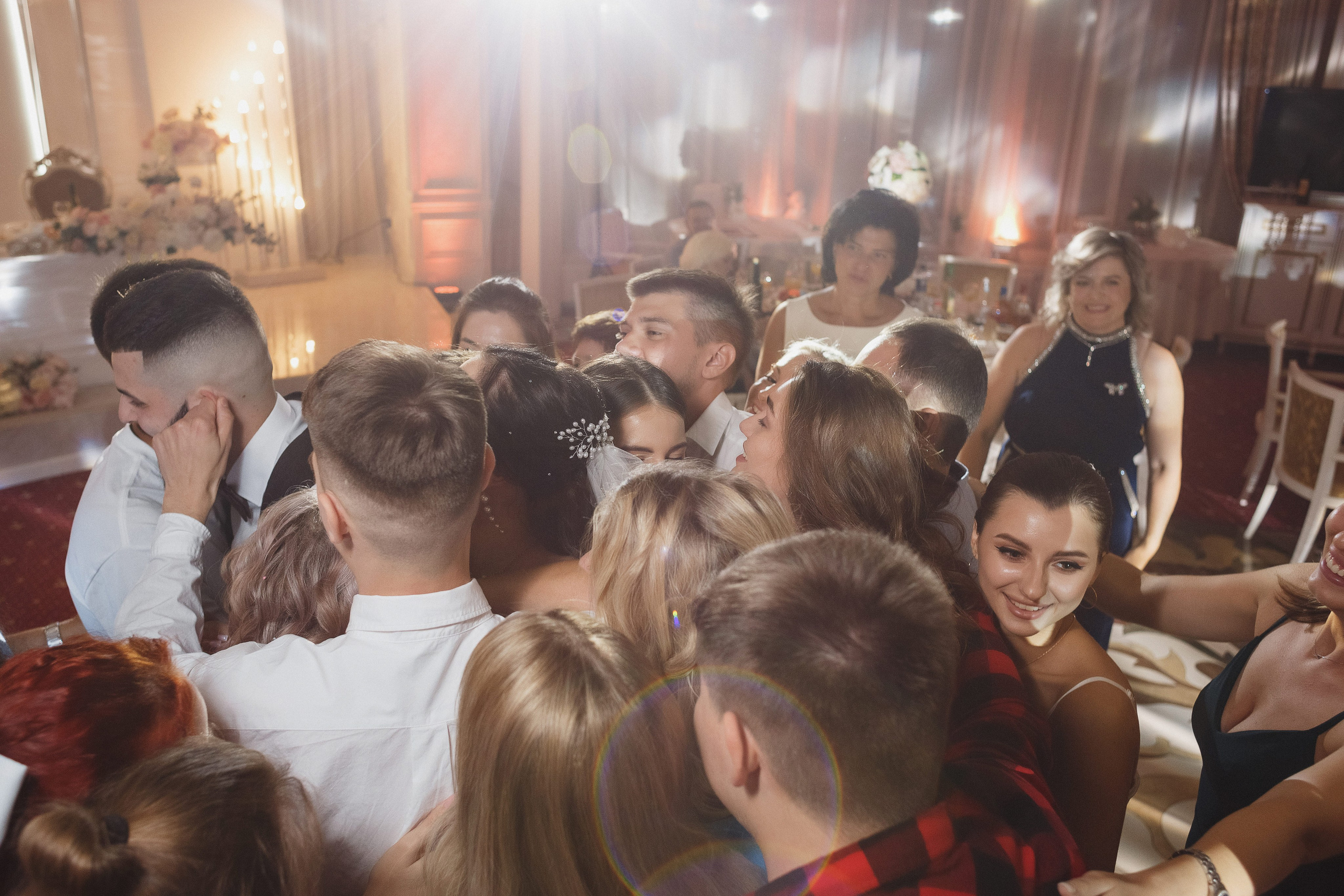 Фотограф в Таганроге летняя свадьба: Романтическая свадебная прогулка. Свадебный и семейный фотограф в Таганроге Бакарюк Антон