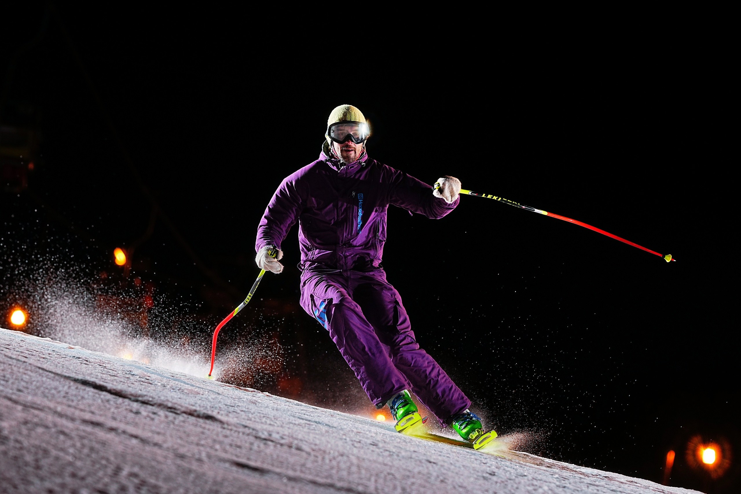 Вечерняя съёмка на склонах с использованием внешних вспышек. Фотограф Студитский Евгений