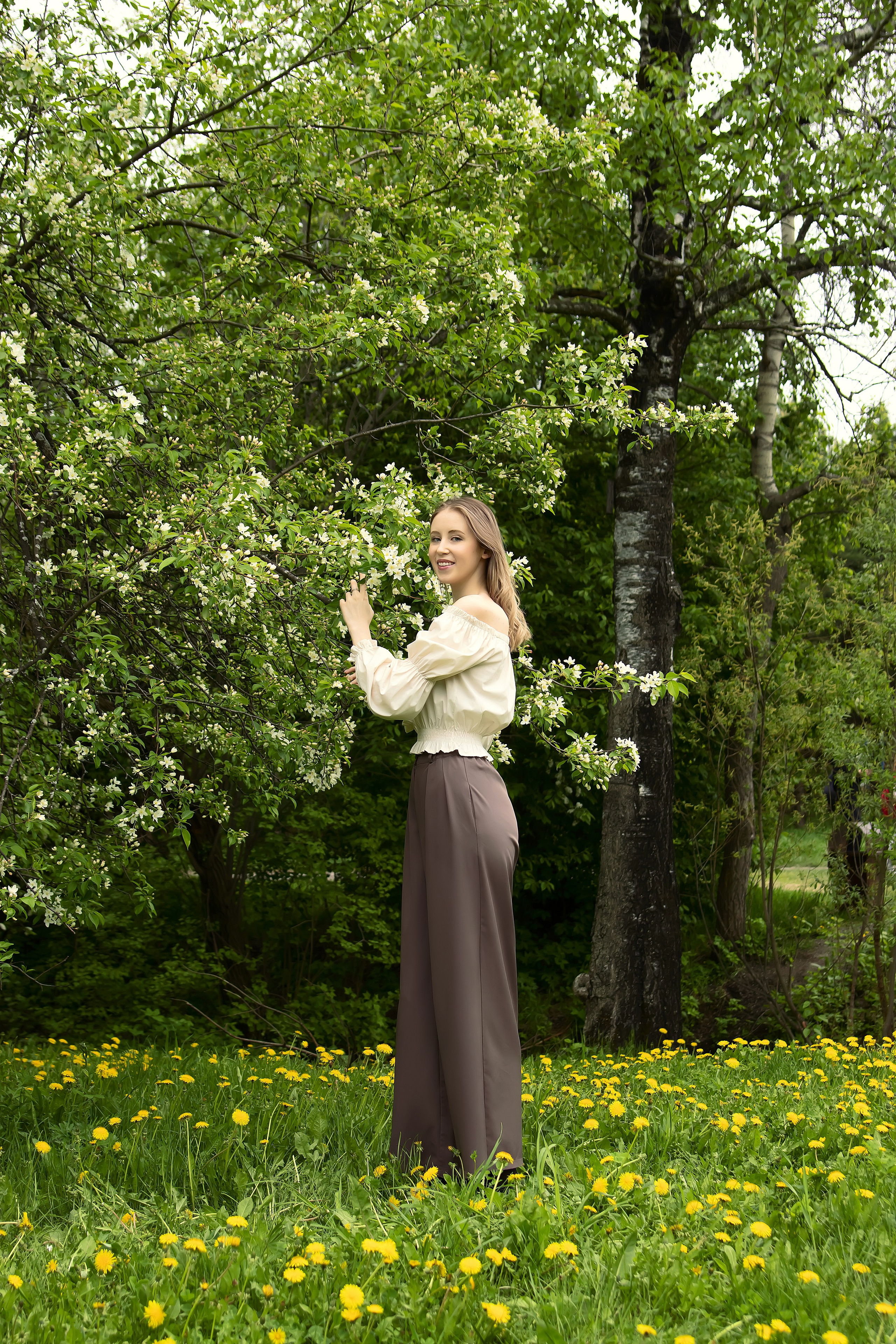 Индивидуальная фотосессия на цветении. Детский и семейный фотограф Кемерово Антонина Семеркова!