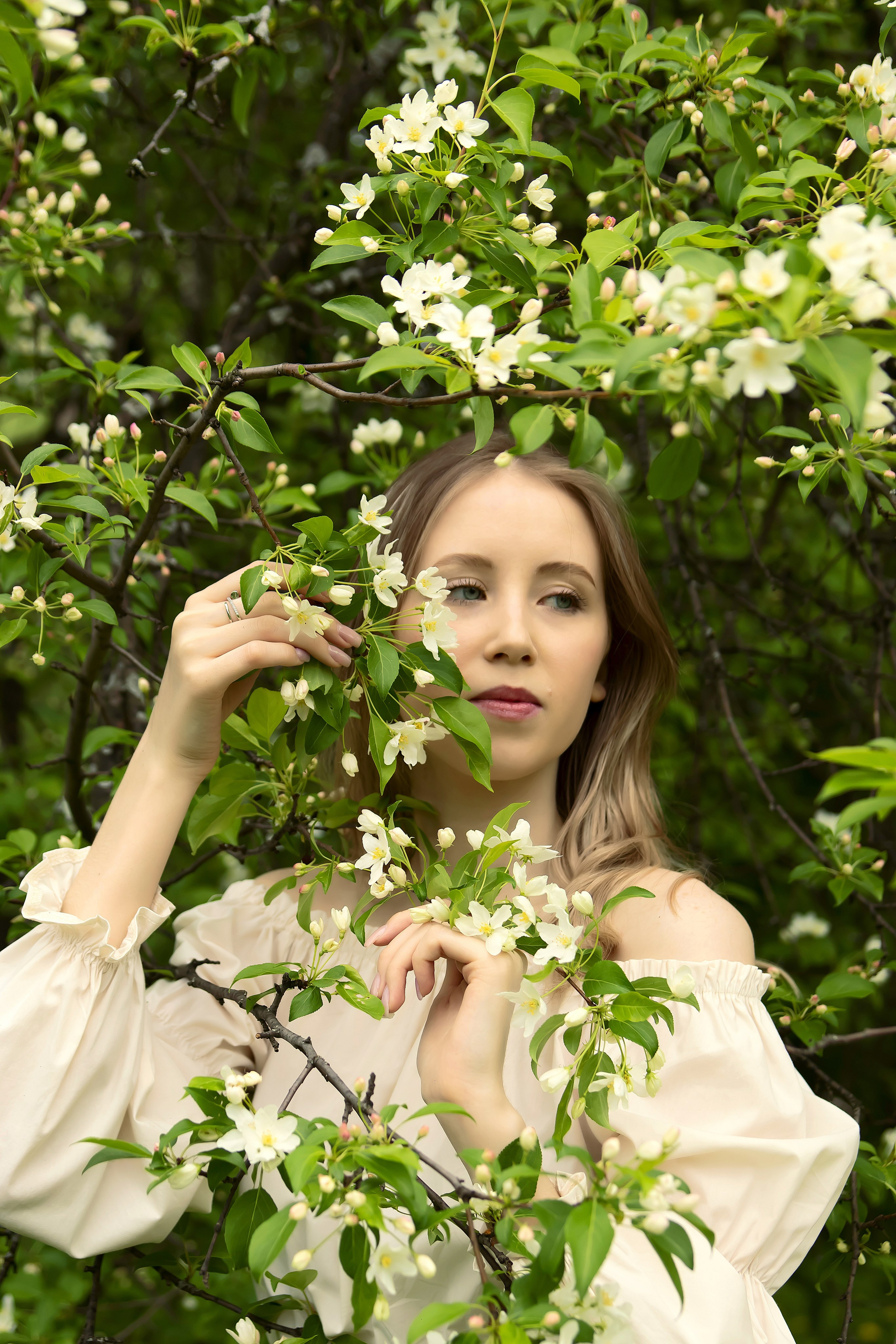 Индивидуальная фотосессия на цветении. Детский и семейный фотограф Кемерово Антонина Семеркова!