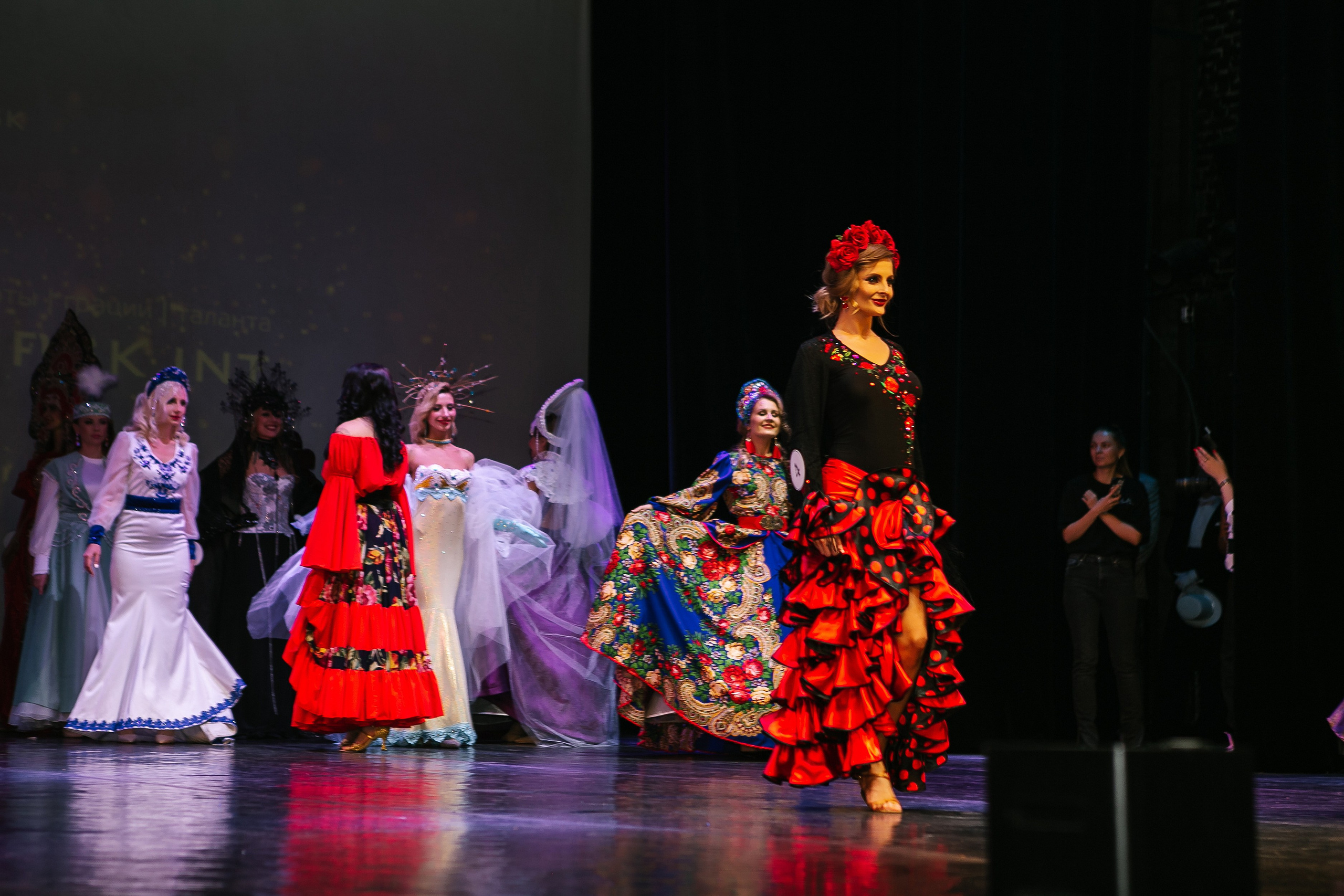 Финал Конкурса Красоты. Контент фотограф, съемка для маркетплейсов, фуд съемка и репортажи в Новосибирске Ралия Галеева