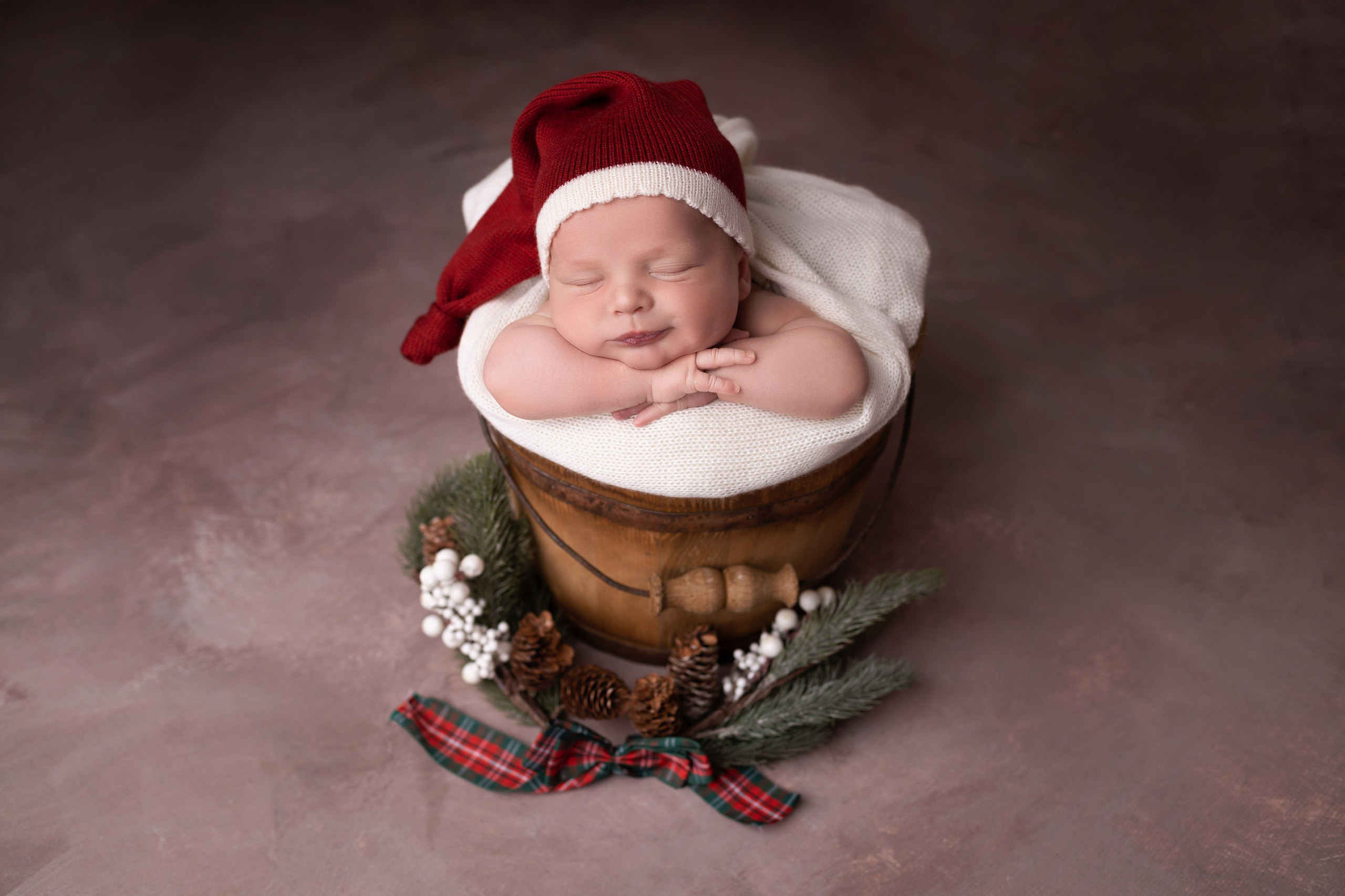 Классическая фотосессия малыша. Фотограф новорожденных малышей в Омске и Омской области Эльвира Камаева