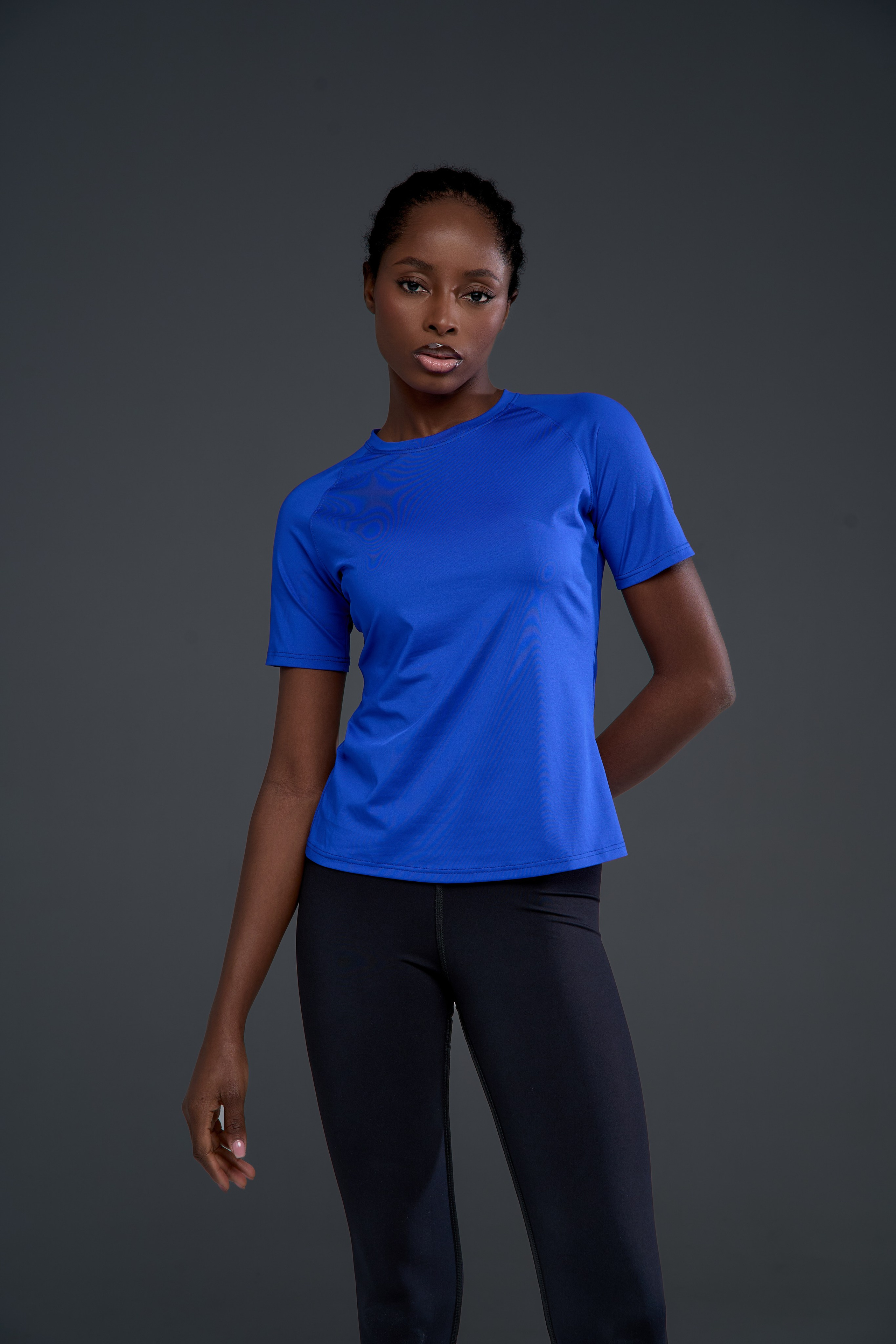 Спортивные футболки. Фотограф для маркетплейсов в Москве