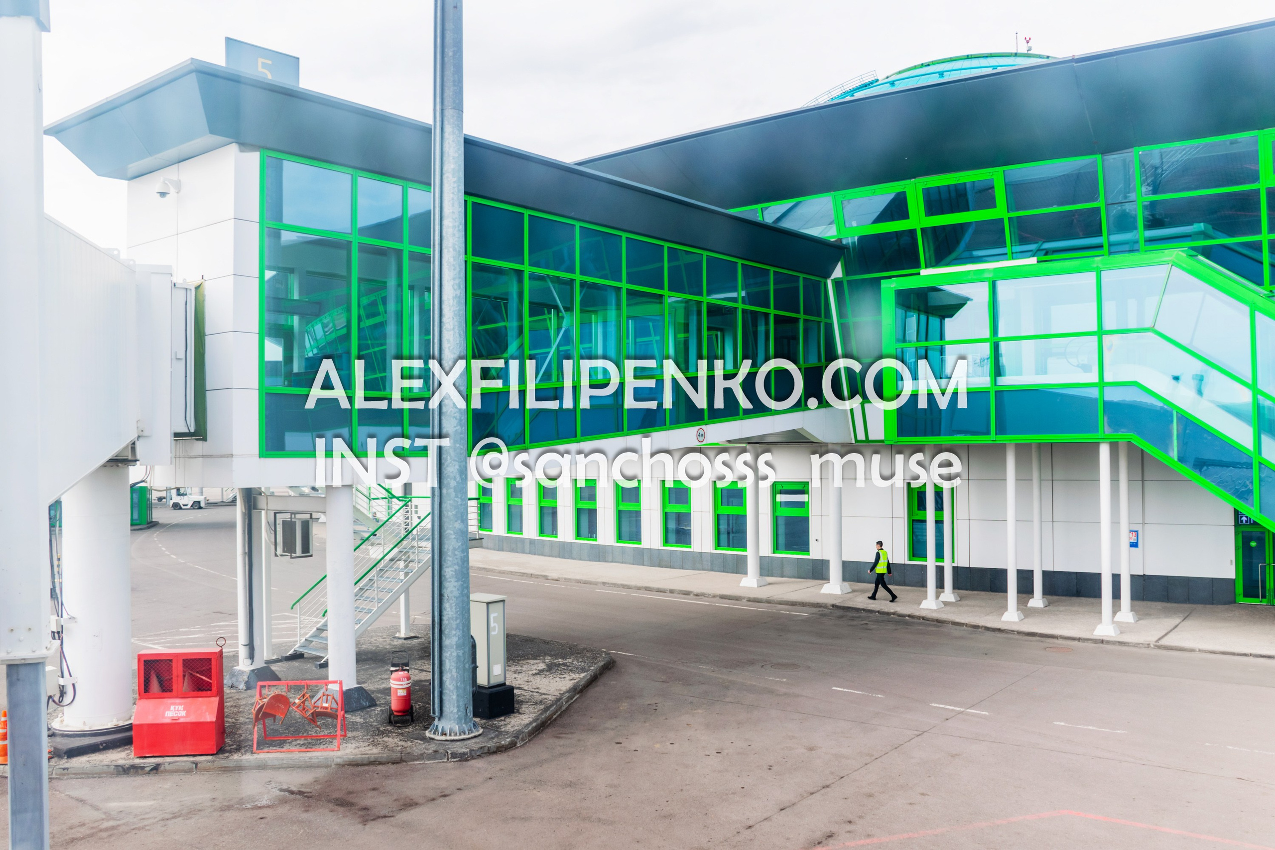 Фотосъемка для рекламного оператора MYD Production в Аэропорту Астаны. Фотограф интерьера недвижимости и архитектуры в Астане