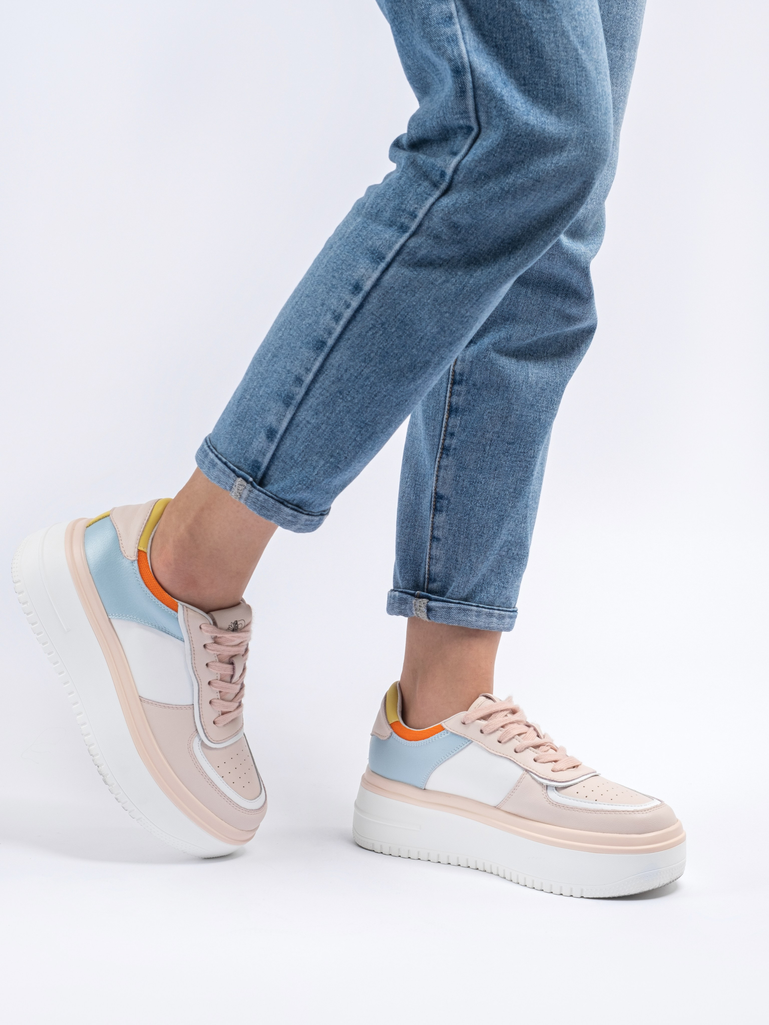 Одежда и обувь. Food и предметный фотограф Никита Алексеев