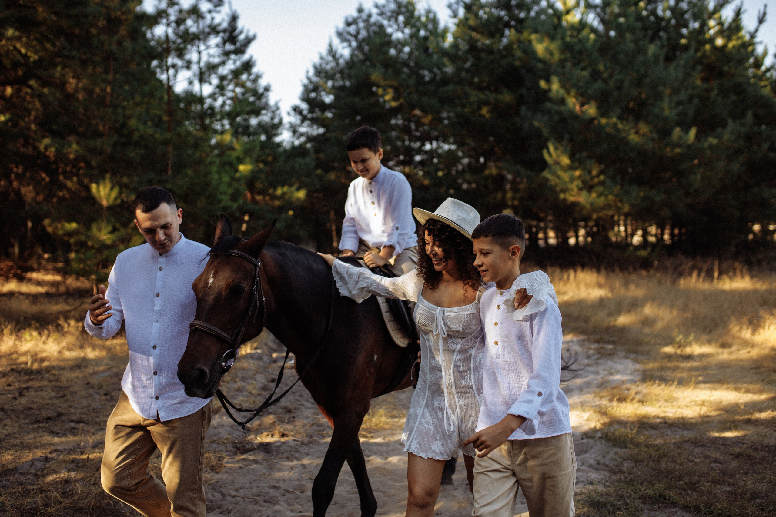 Олеся и семья. Семейный фотограф Губкин/Старый Оскол