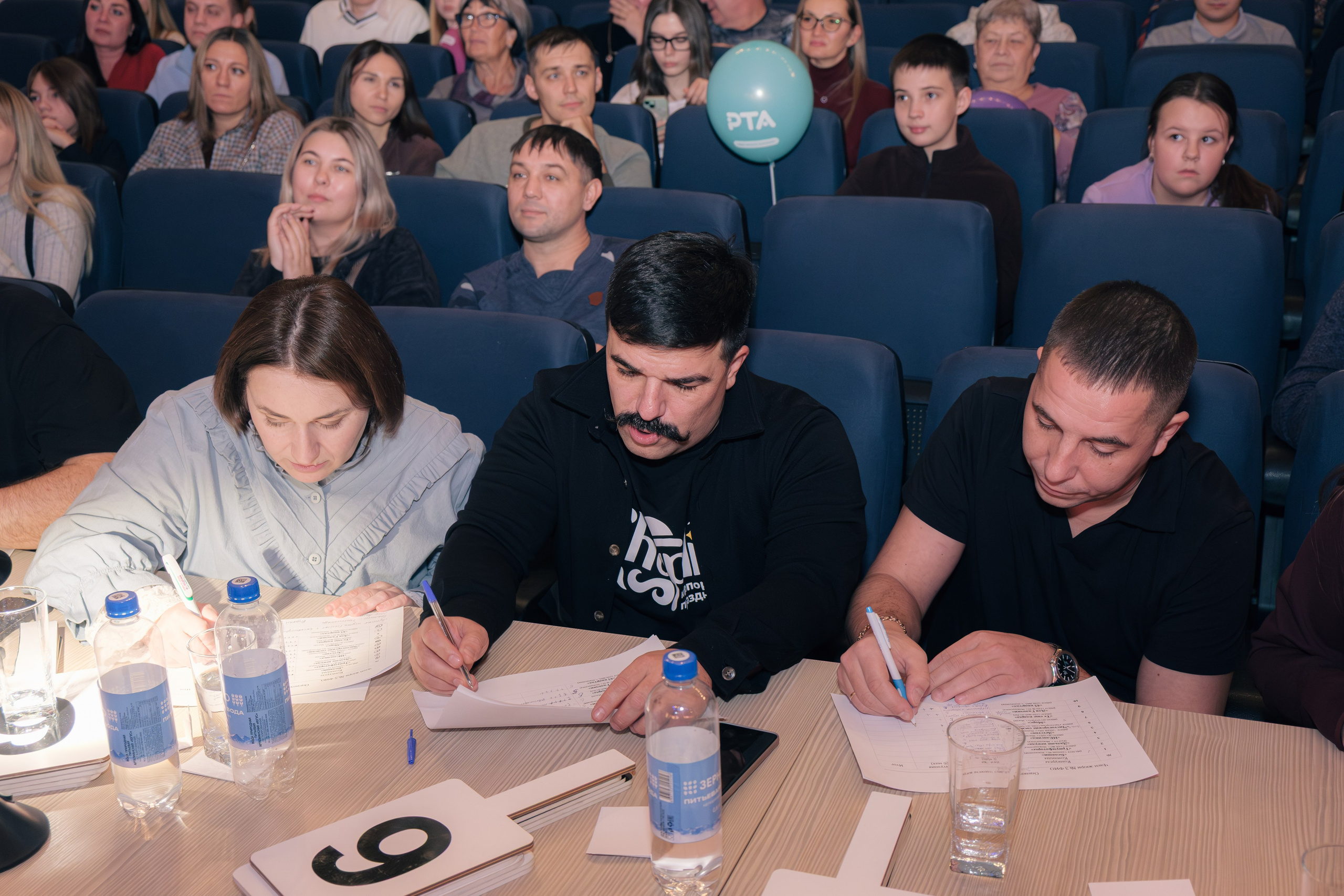 Осенний кубок КВН лиги «Зелёная». Междуреченск. Фотограф — Никита Максимов
