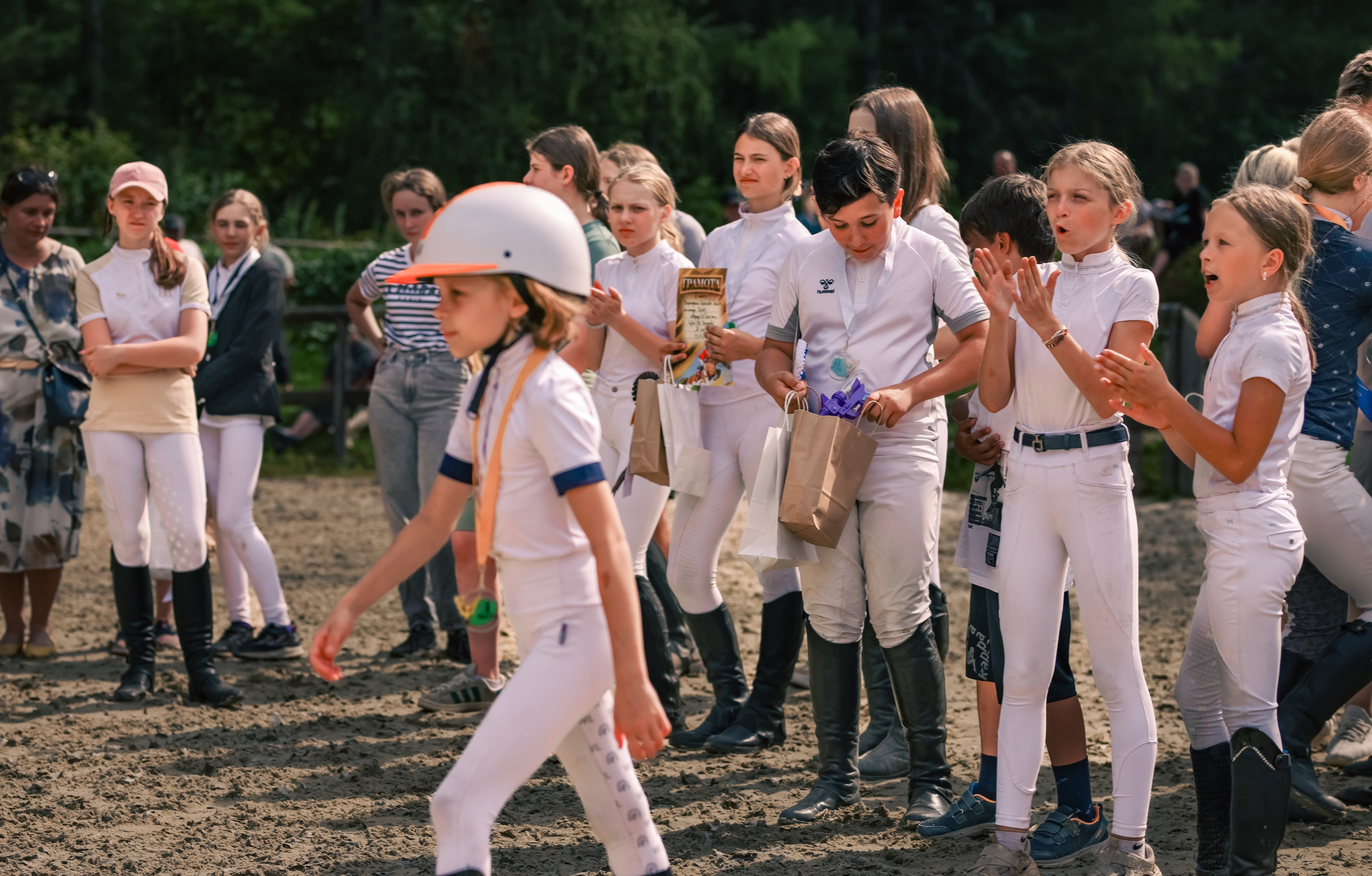 Соревнования по конному спорту. Фотограф репортажей и стритфотосессий в Москве Людмила Смирнова