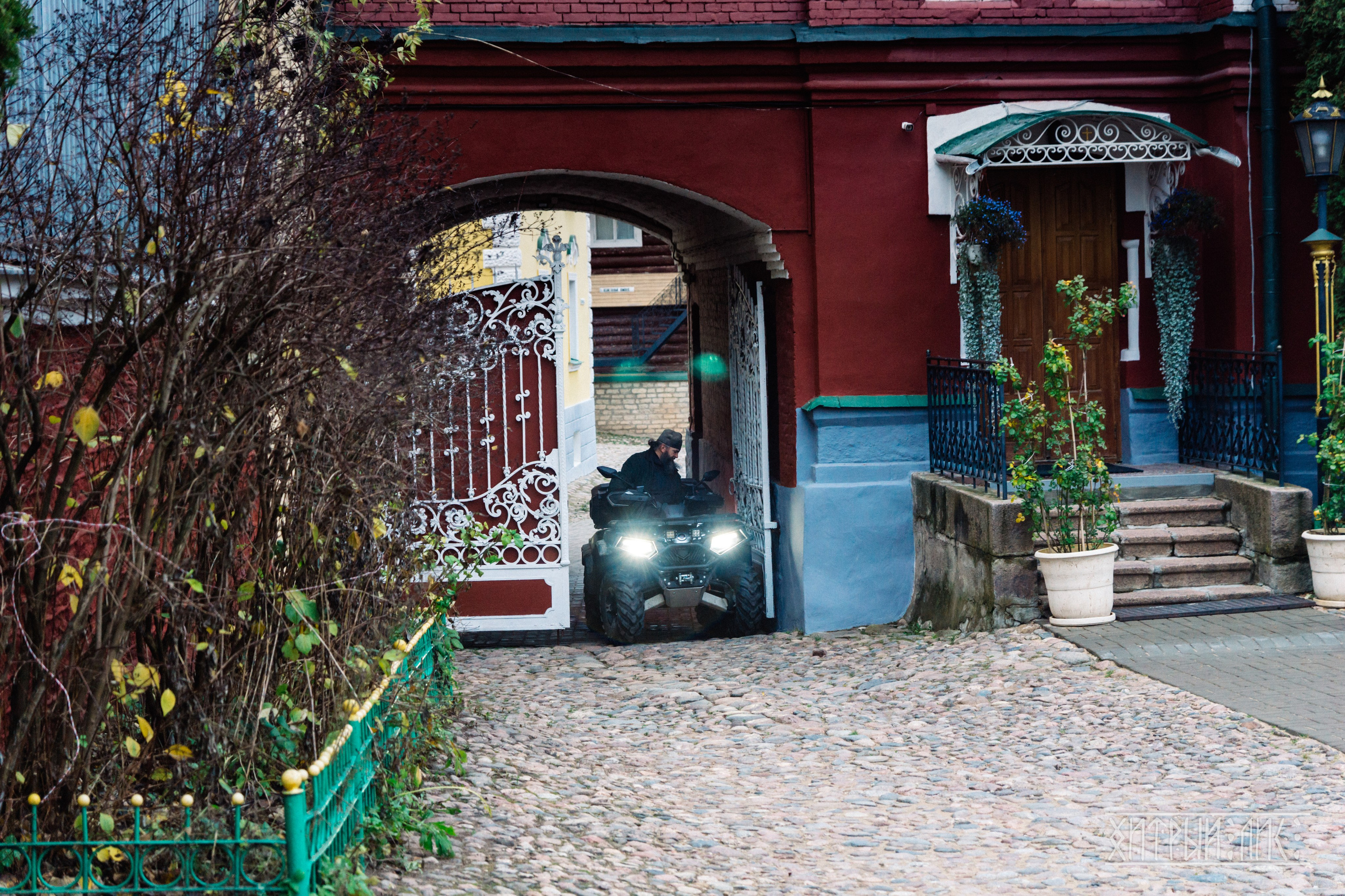 Изборск- Печоры-Псков-Новгород-Торжок. Фотограф-путешественник Самойлов Максим «Sly Fox»