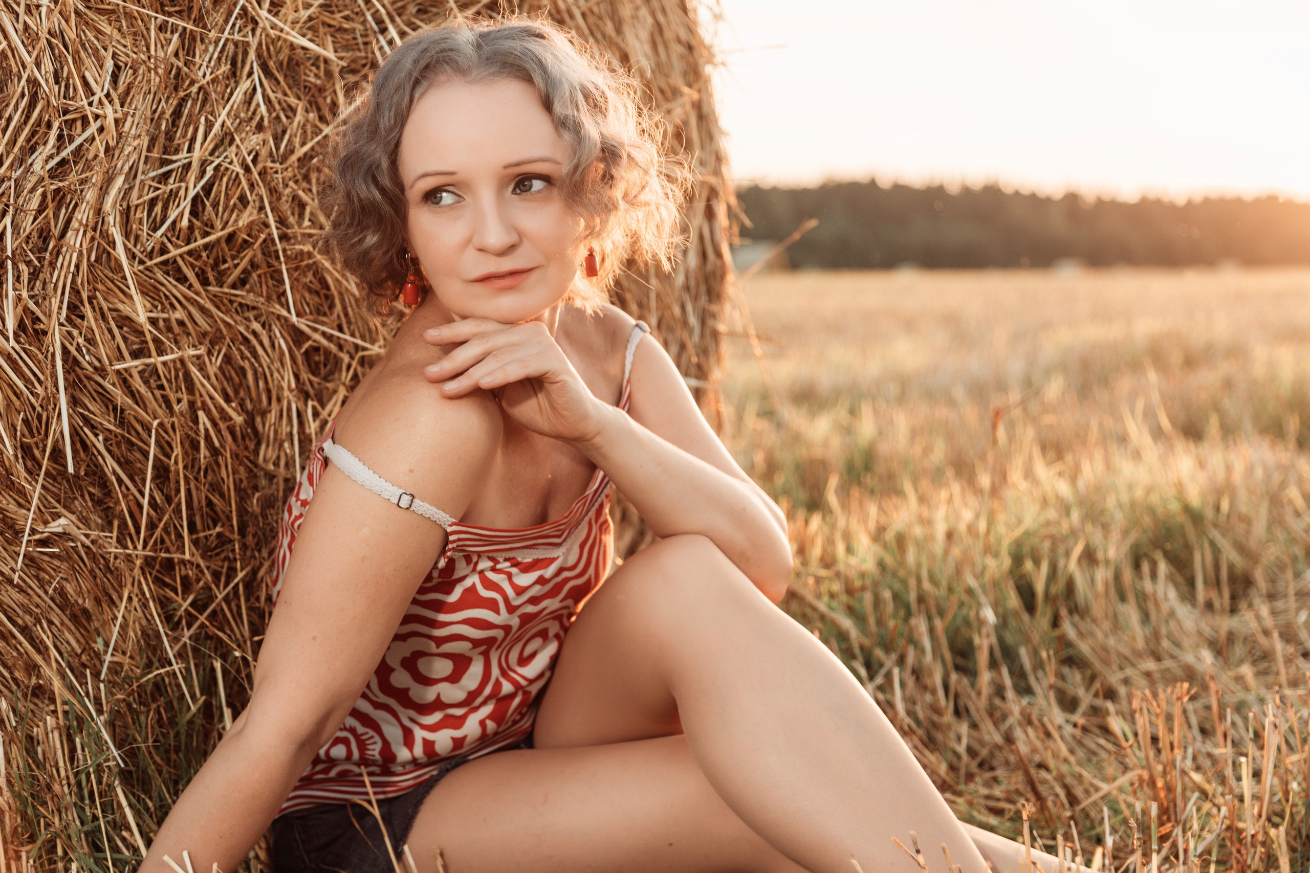 2025-08-03. Анжела на сене