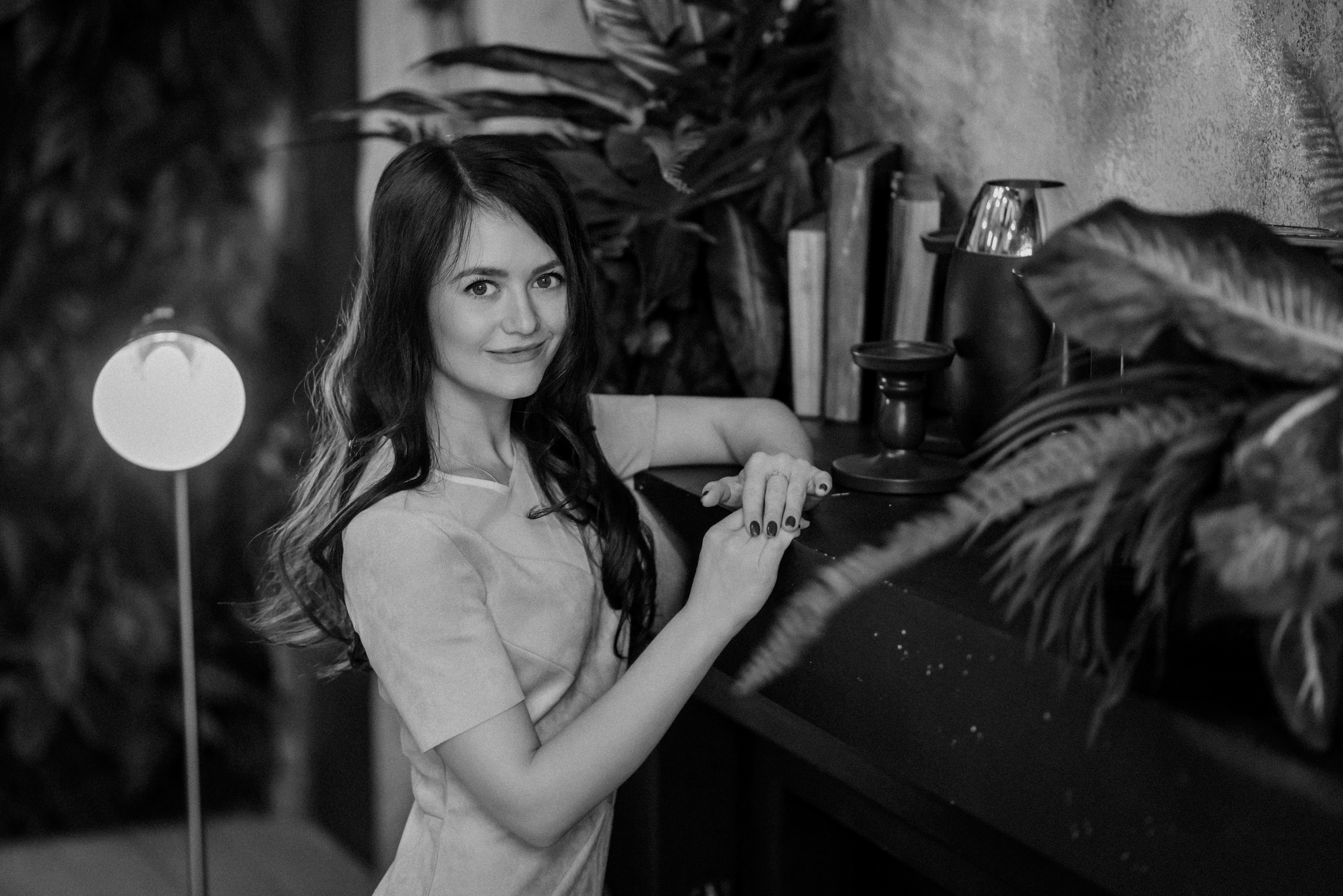 индивидуальная портретная фотосессия в чб для девушки