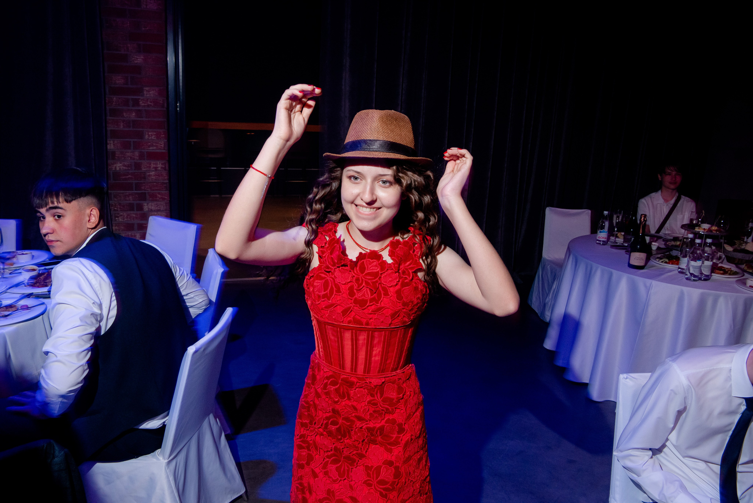 140 Школа. Вручение и Банкет. Сити Холл. Фотограф в Волгограде и Волжском Александр Горбань