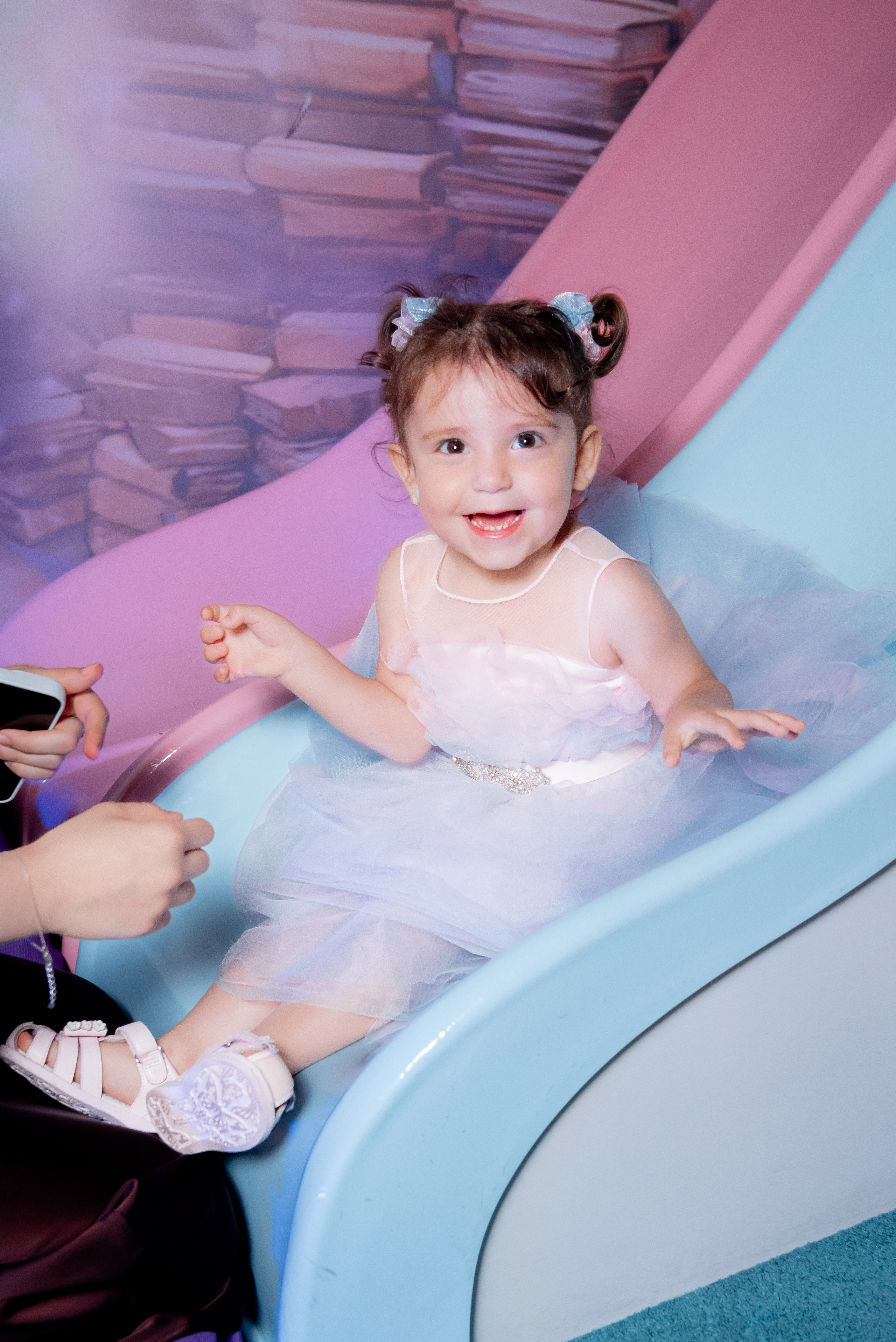 ДР Рая и Стелла в детская комната Сказочный Отель. Фотограф в Волгограде и Волжском Александр Горбань