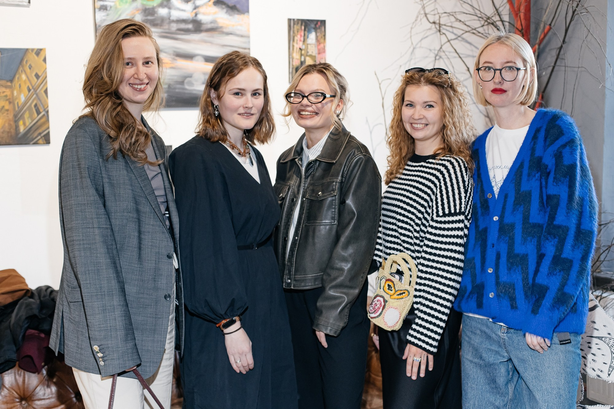 IZZI ROOM | Открытие выставки | май 2025. Репортажный фотограф в Санкт-Петербурге СПБ Алиса Ческидова на ваше мероприятие