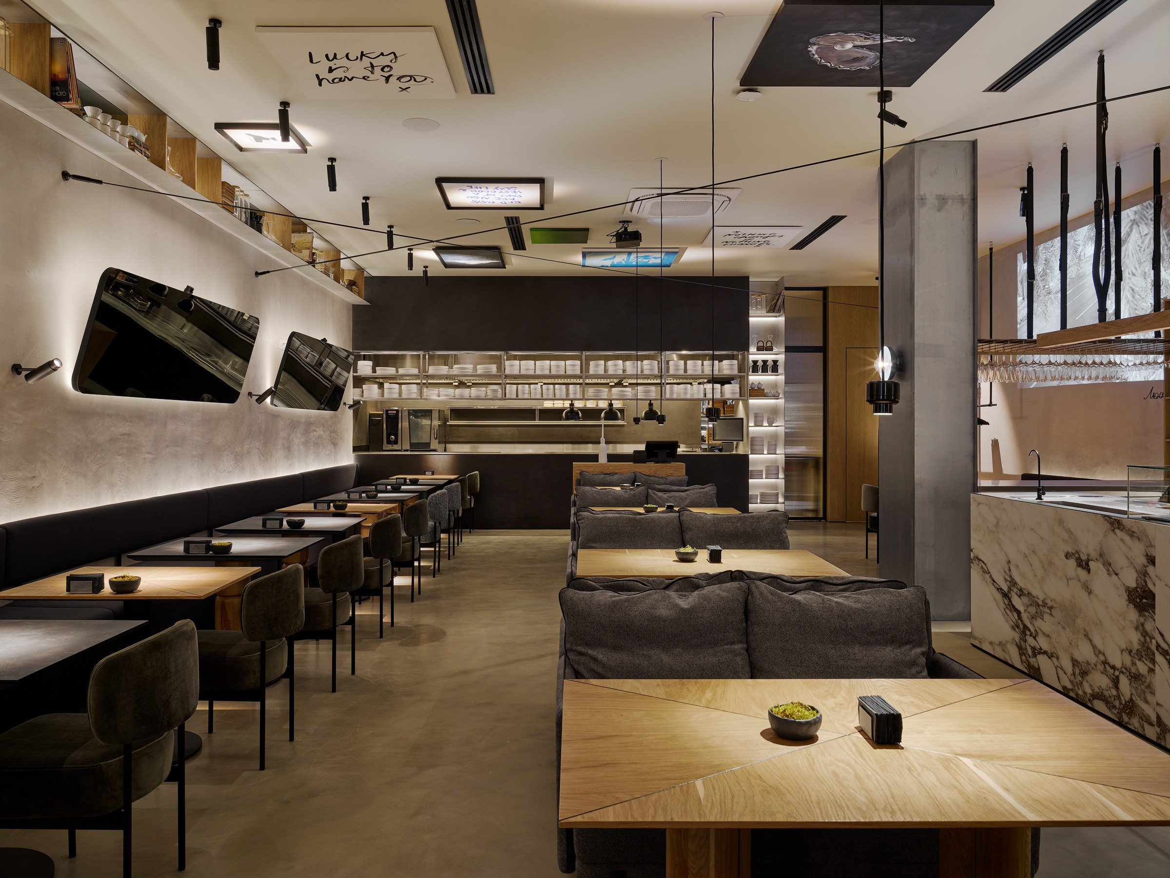 Hello Coffee | RUDA project, Красноярск, 2026. Интерьерный фотограф в Красноярске Владимир Барабаш
