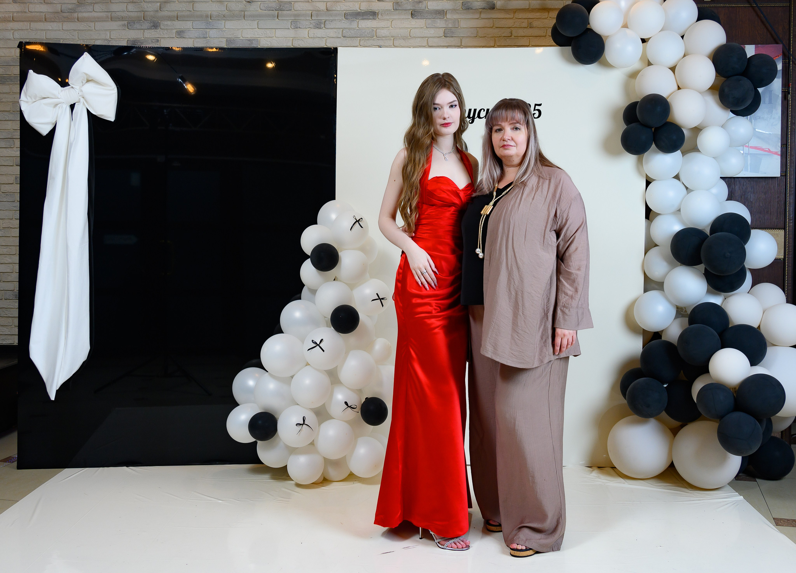 Выпускной 2025 11 кл. Семейный и детский фотограф в Новороссийске Лебедева Елена