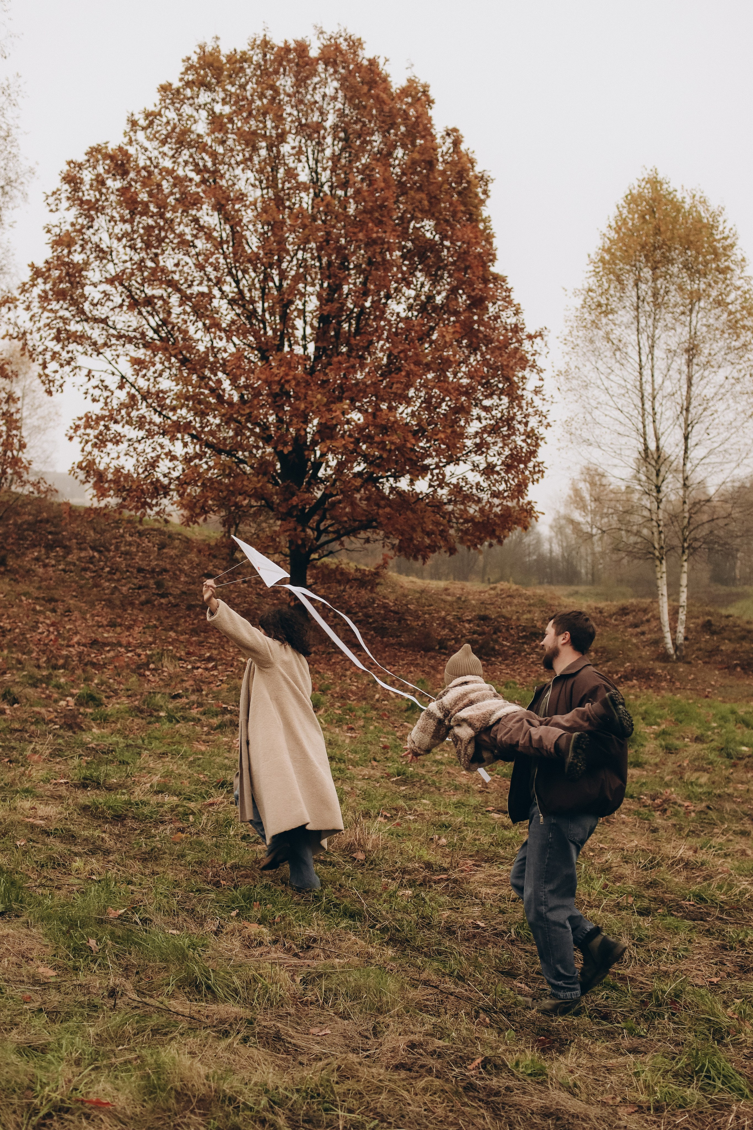 Осенняя прогулка по холмам: Саша, Алёна и Прохор. Свадебный, семейный и детский фотограф в Люберцах Зайцева Анастасия