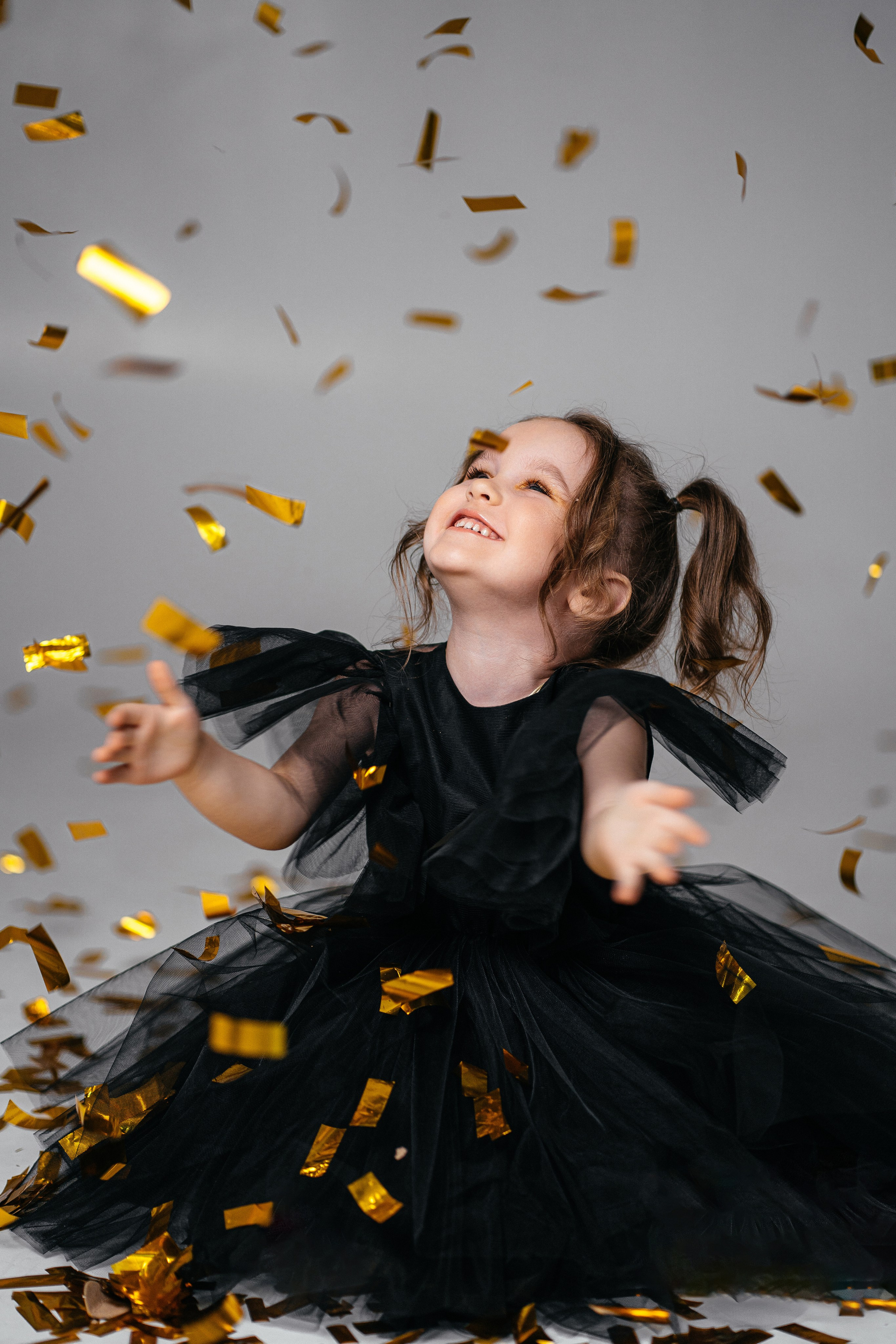 Фотосессия для девочки в платье. Фотограф Ким Наталья в Красноярске