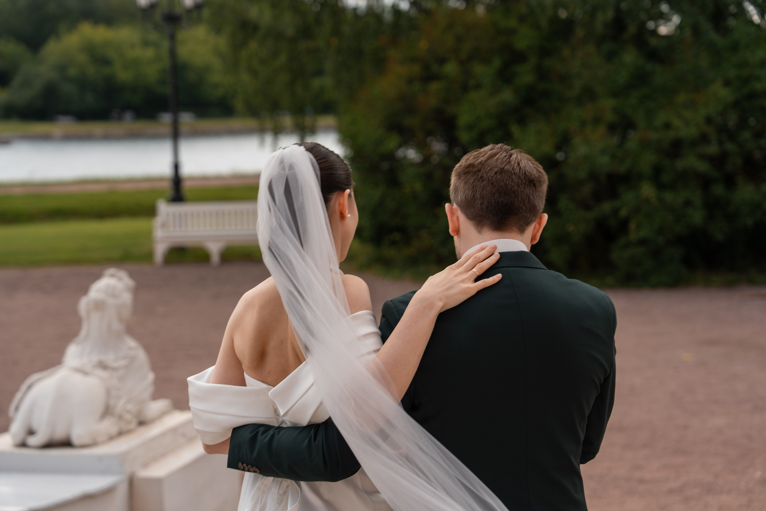 Влад и Илина в Кусково. Свадебный фотограф в Москве Анна Полушина