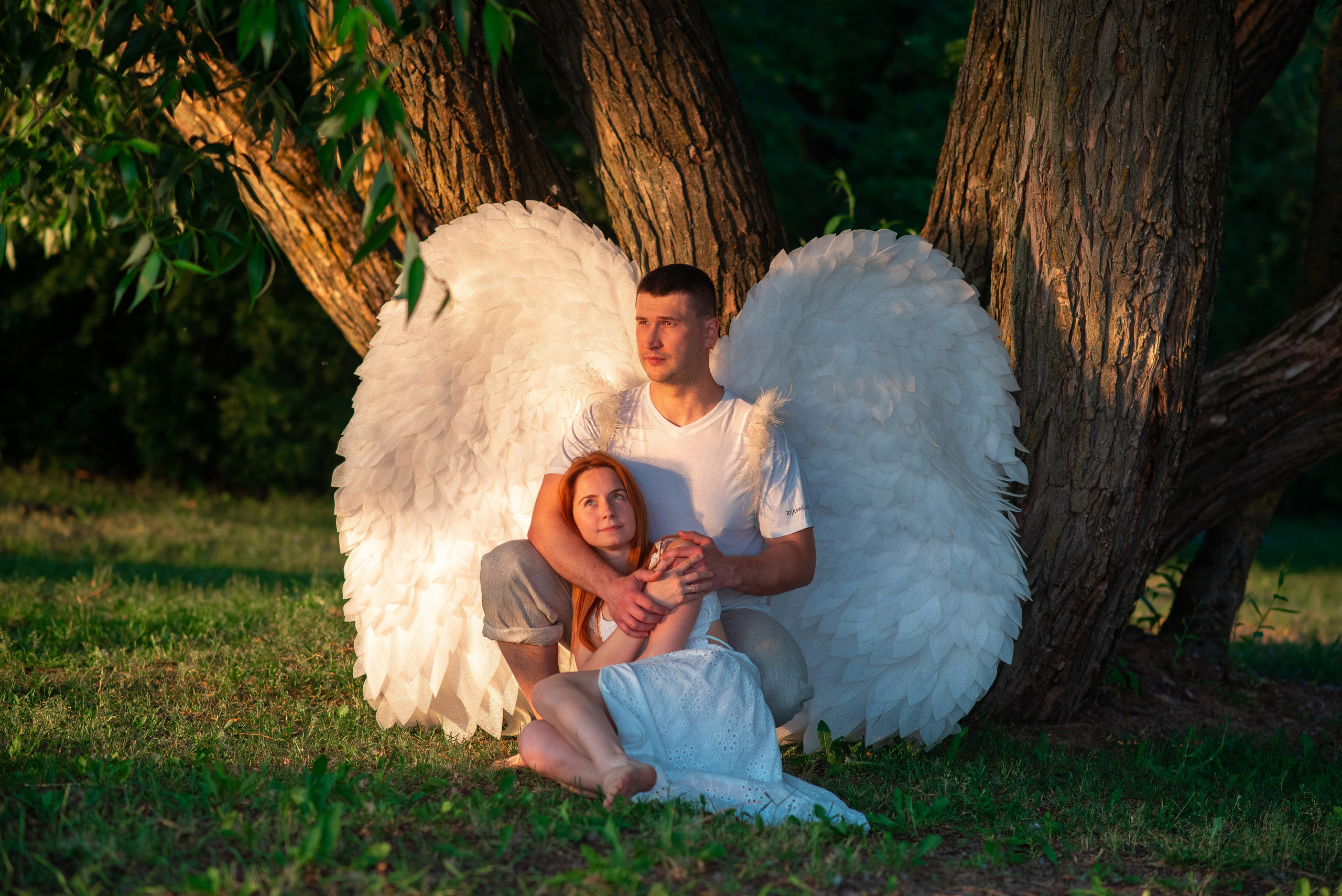 Оксана+Саша на Минском с крыльями. Семейный фотограф на выписку из роддома и крещение Минск Настя Гришук