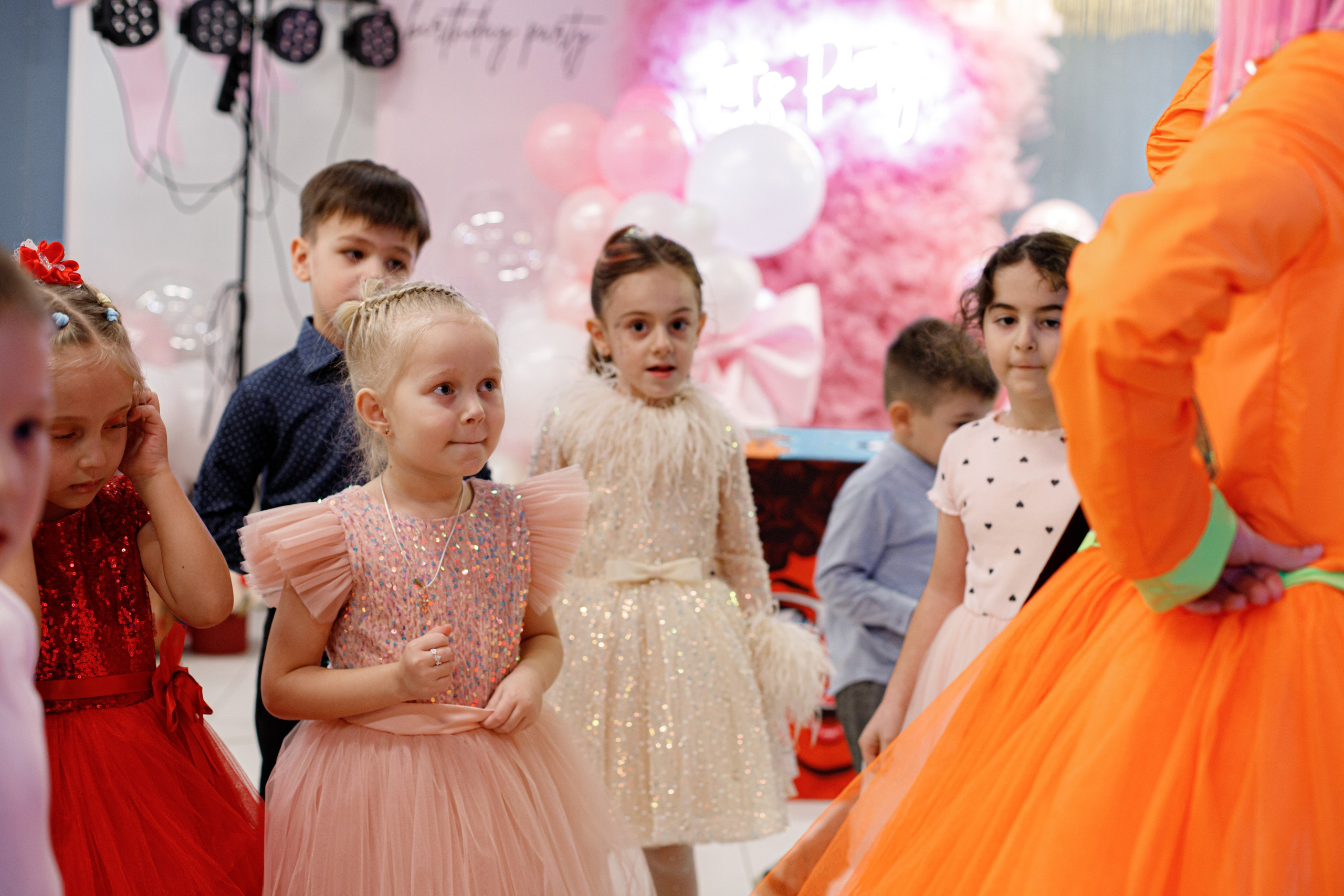 ASIA'S BIRTHDAY PARTY. Photokarish