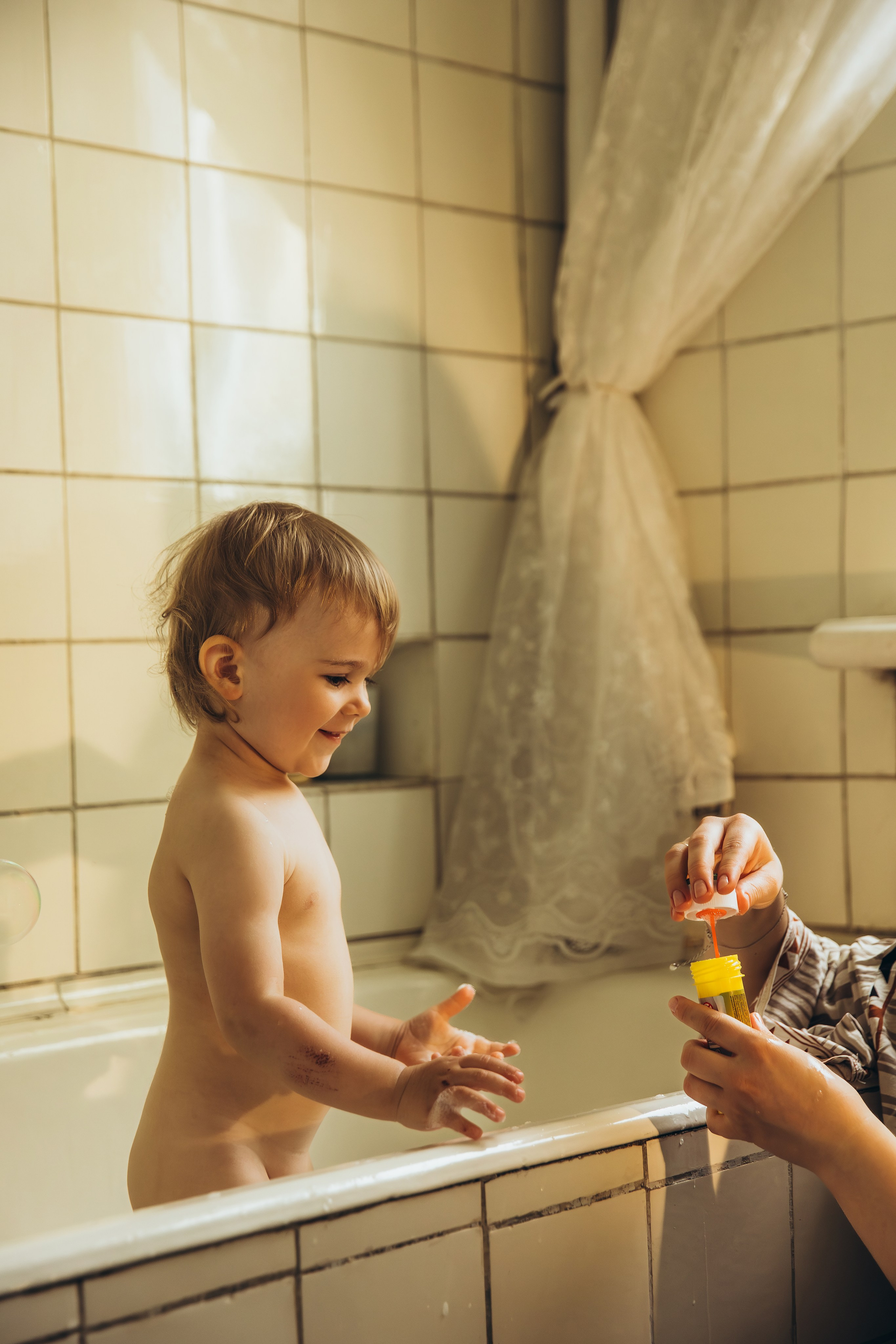 Ванна с пеной. Свадебный и семейный фотограф Москва и Московская область
