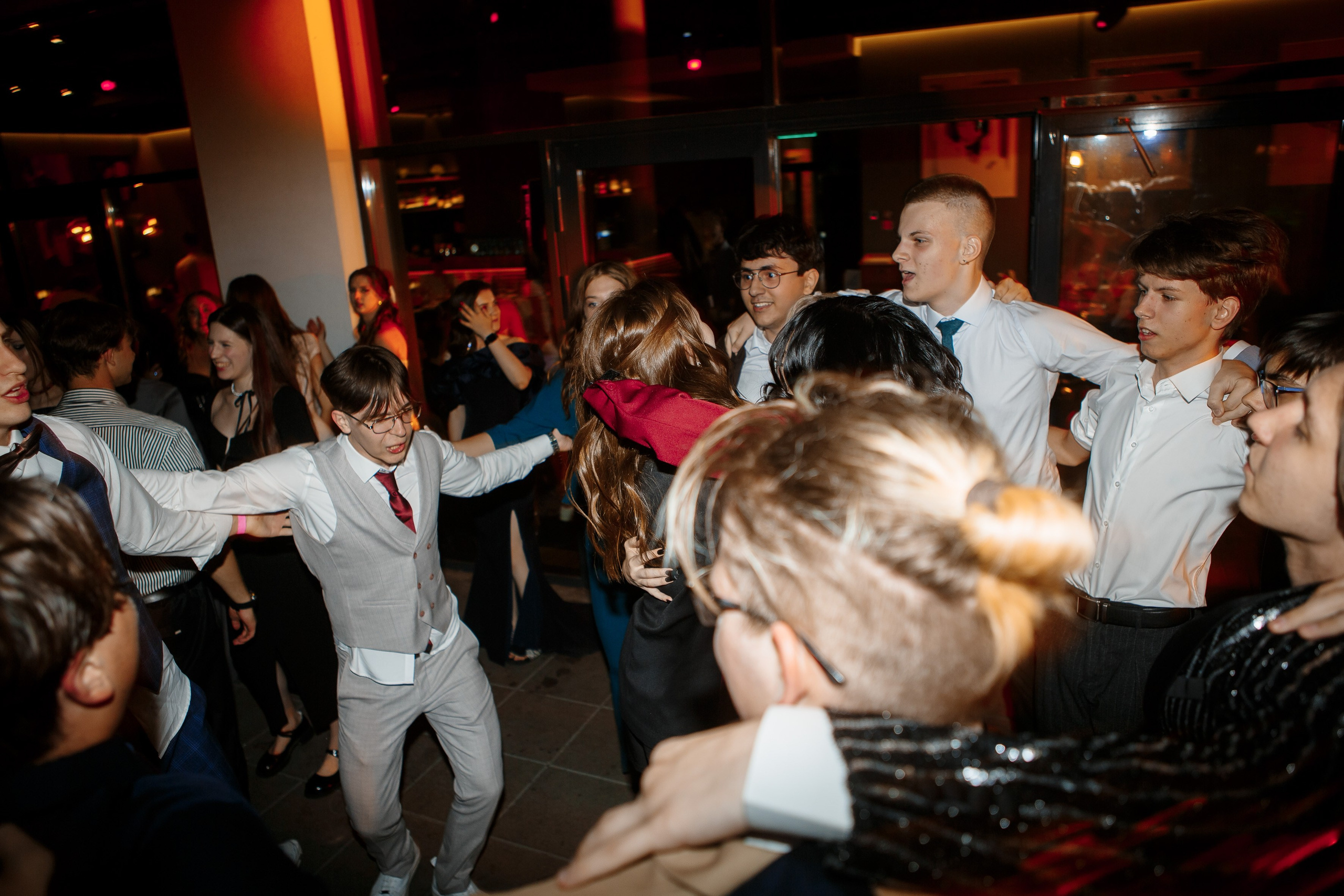 Выпускной Гимназия 12 2024 OpenHouse. Свадебный и портретный Фотограф в Липецке Дмитрий Котюков