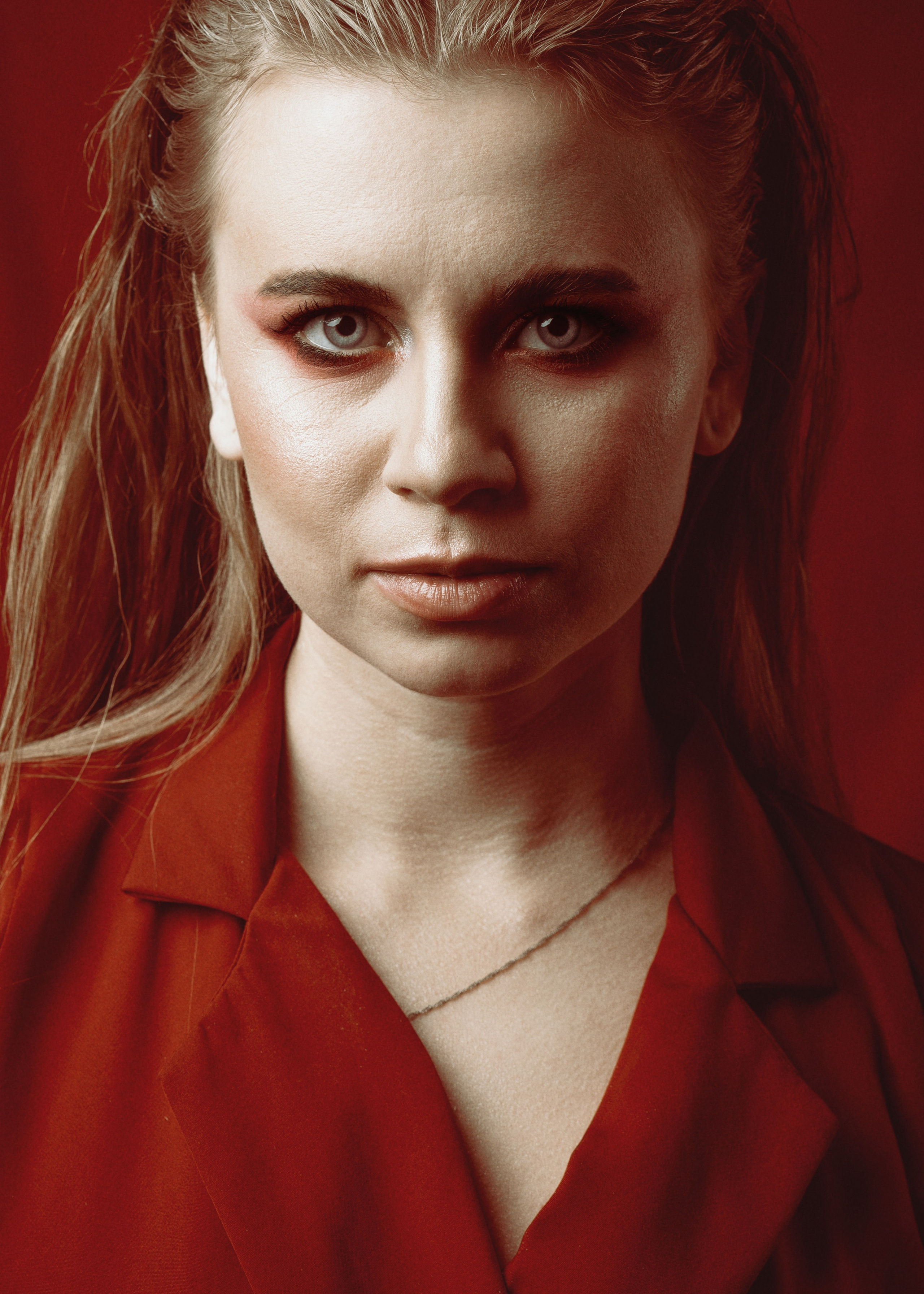 Фотосессия в красном для Дарьи