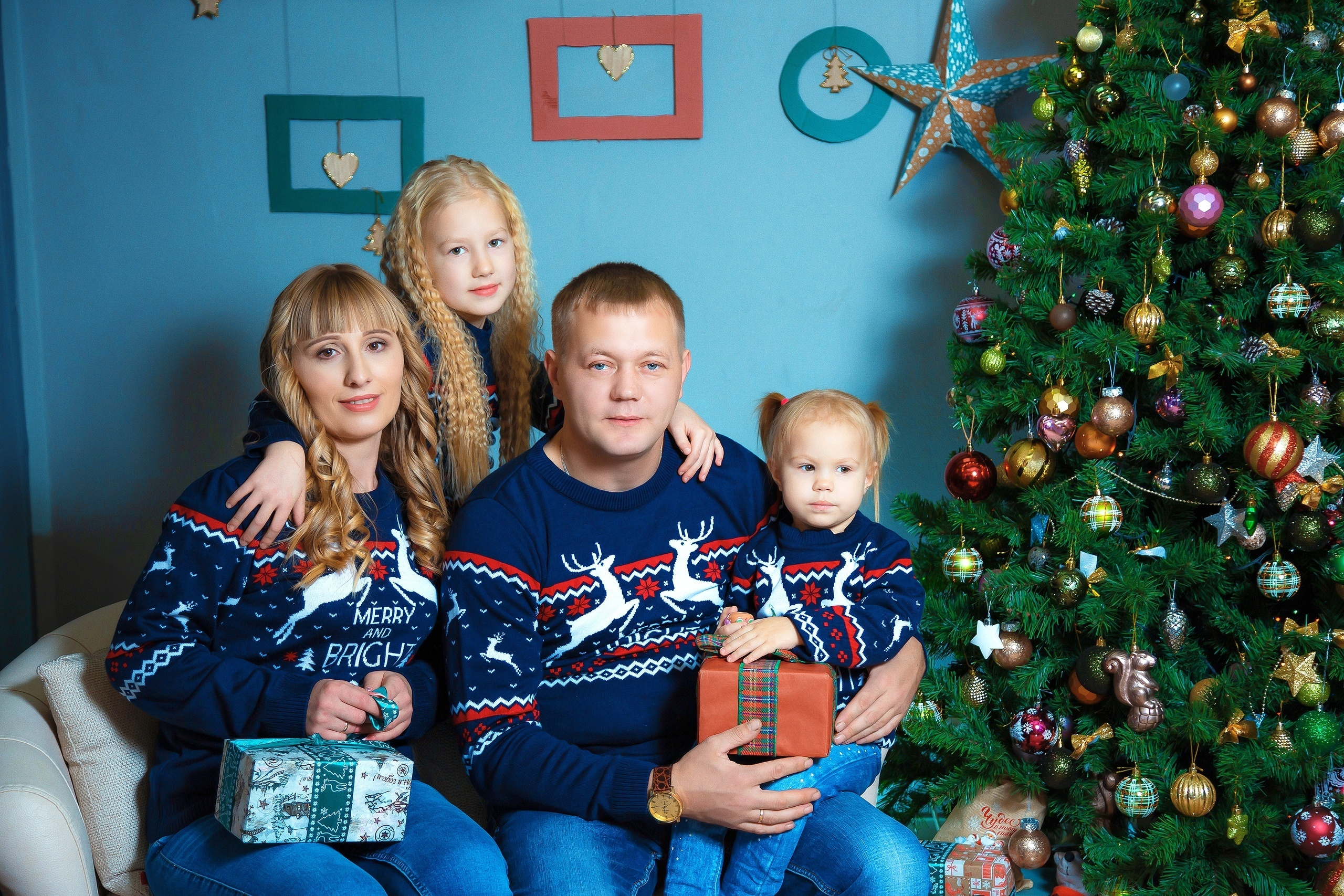 © Фотостудия "Олеся". Все права защищены. "Любое использование или копирование материалов или элементов дизайна сайта допускается только с разрешения правообладателя и со ссылкой на источник".