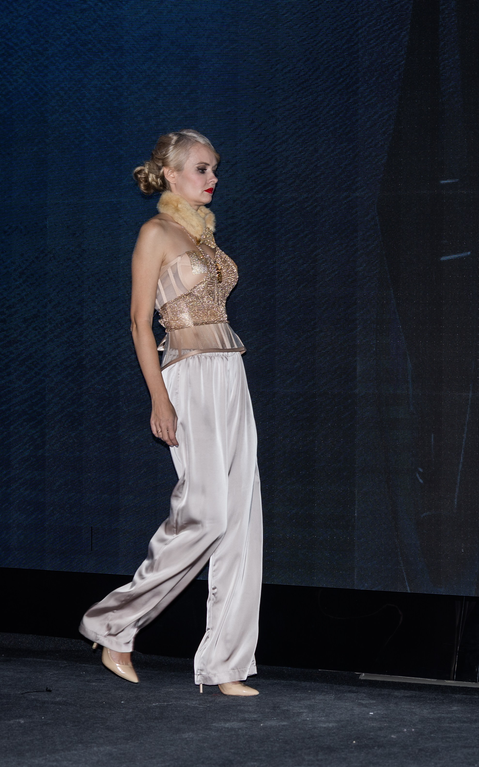 Модный показ Бренд AnyAmo на Модной волне. Студия фото, видеографии и мультимедийного дизайна в Москве Multi Frame Studio