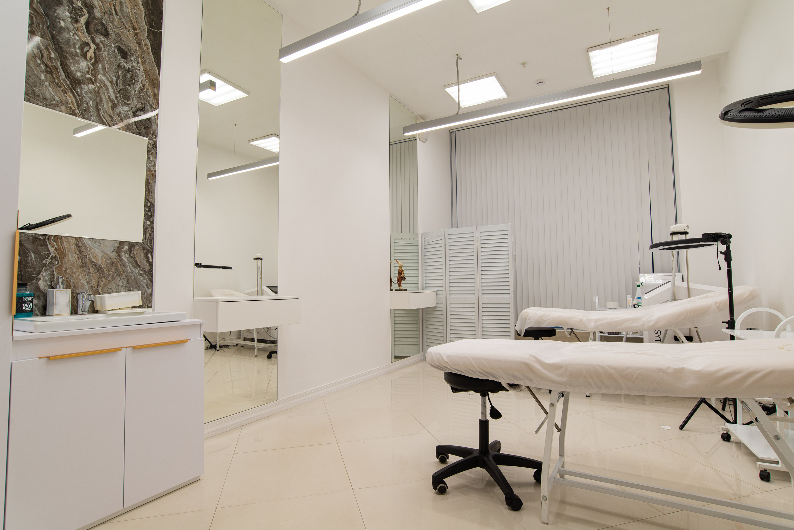 Интерьерная съёмка салонов красоты Makeup Tattoo. Репортажный и персональный фотограф в Москве