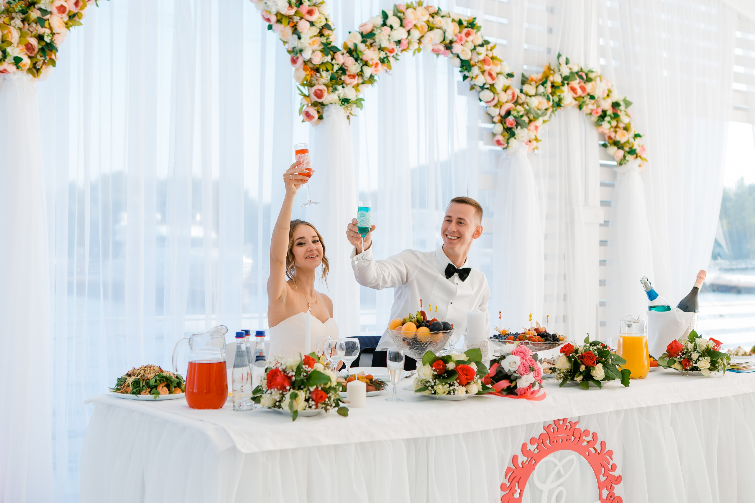 Денис и Ксения. Видеосъемка и фотосъемка свадеб. Фотограф и оператор на свадьбу. Видеосъемка подкастов, собственная видео-фотостудии. Предметная фотосъемка