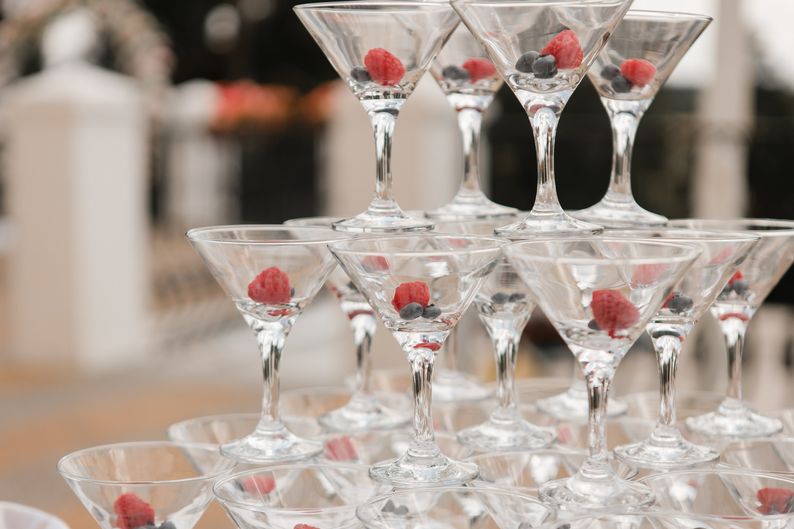 Свадебная фотосъемка Михаила и Ольги. День нашей свадьбы. Видеосъемка и фотосъемка свадеб. Фотограф и оператор на свадьбу. Видеосъемка подкастов, собственная видео-фотостудии. Предметная фотосъемка