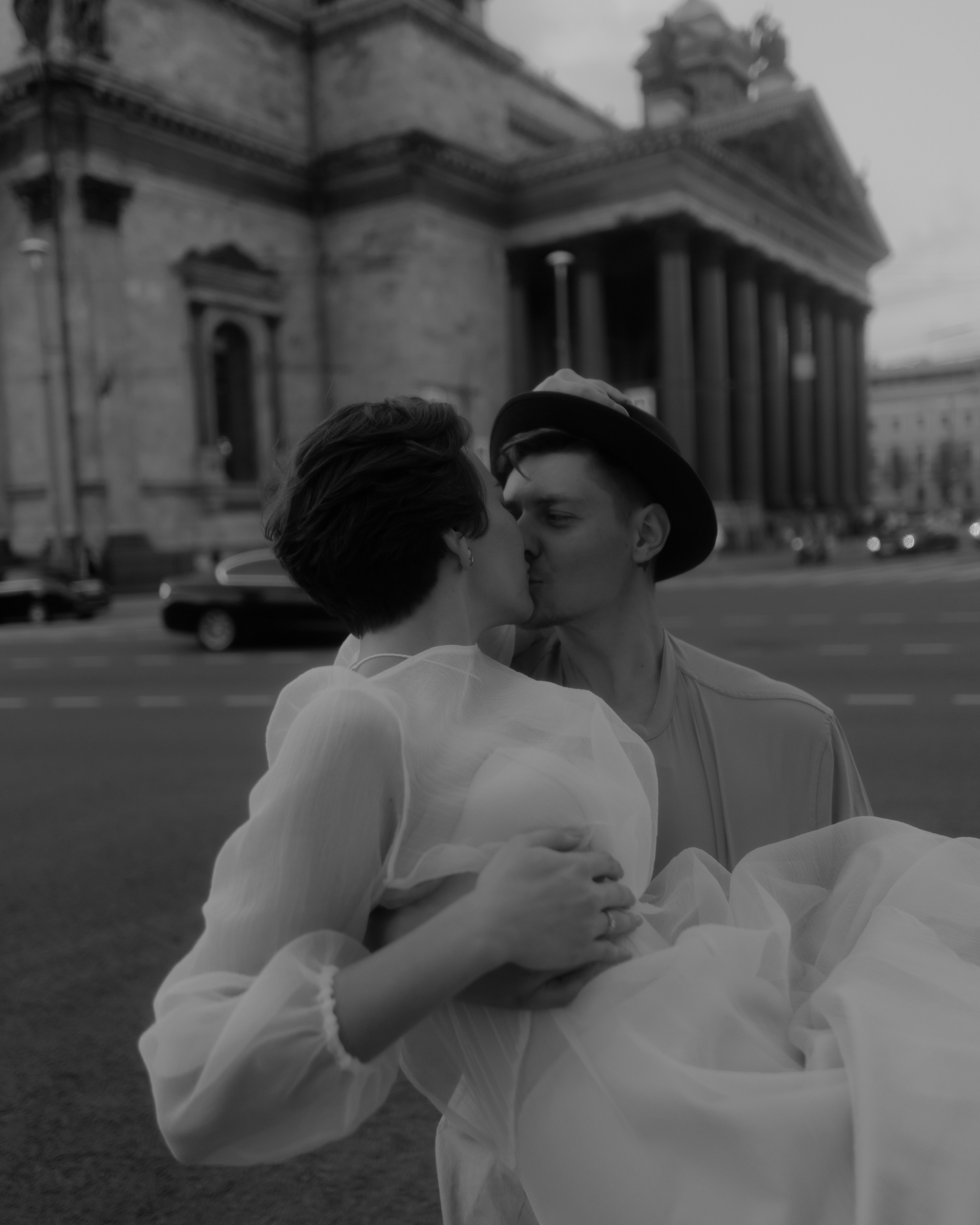 чб свадебная фотосессия в центре Петербурга