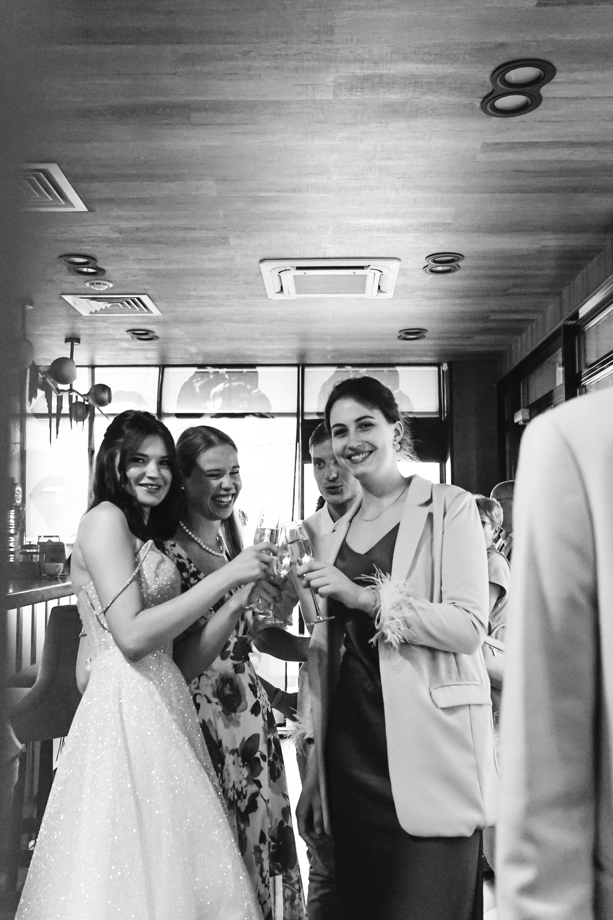 Яна и Никита: сборы в отеле, регистрация и банкет. Фотограф в Иркутске