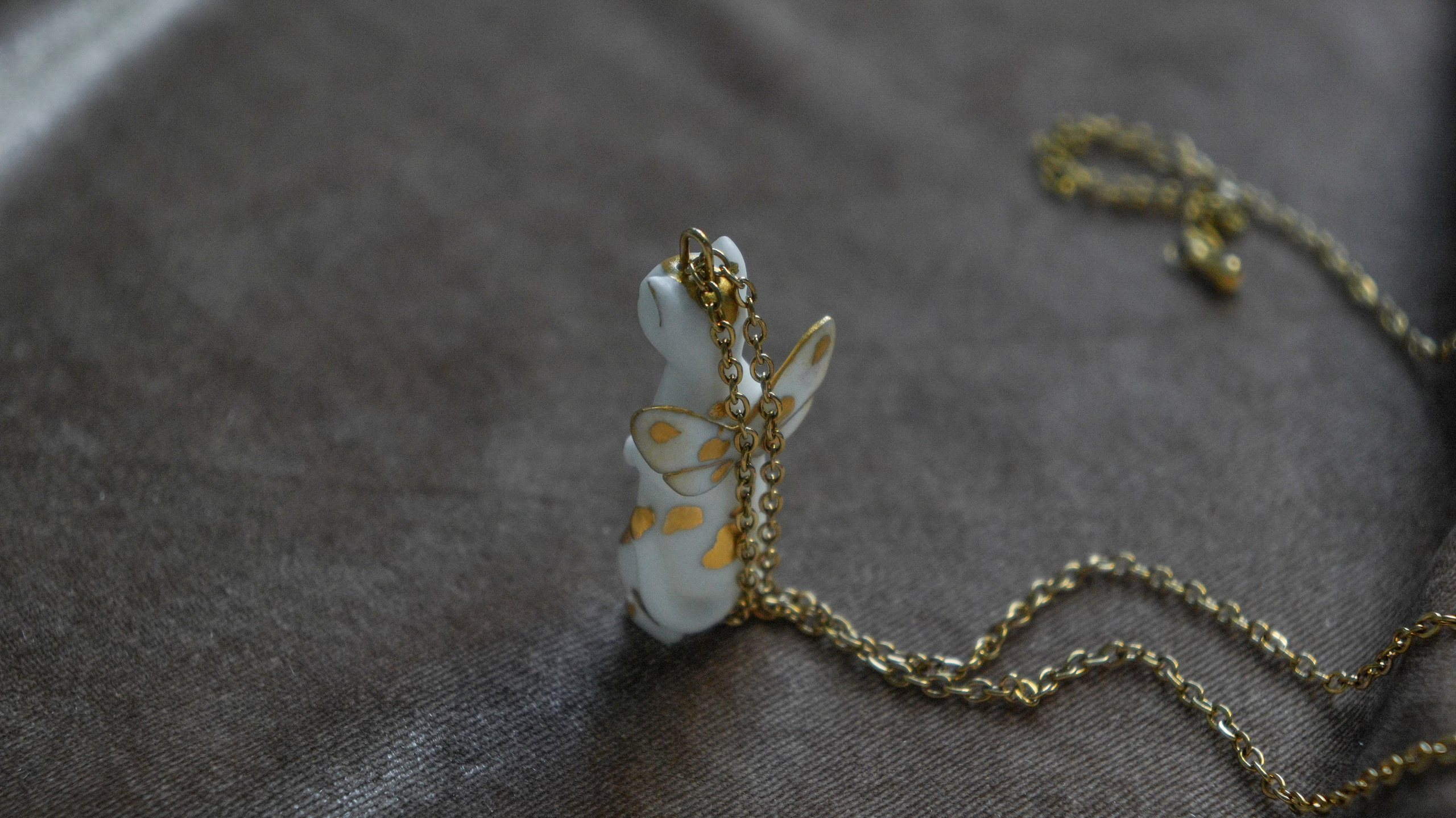 Кот с крыльями 2 вариант 9 000 руб. Авторские Шарнирные куклы и украшения из фарфора Алексаны Лавринчук