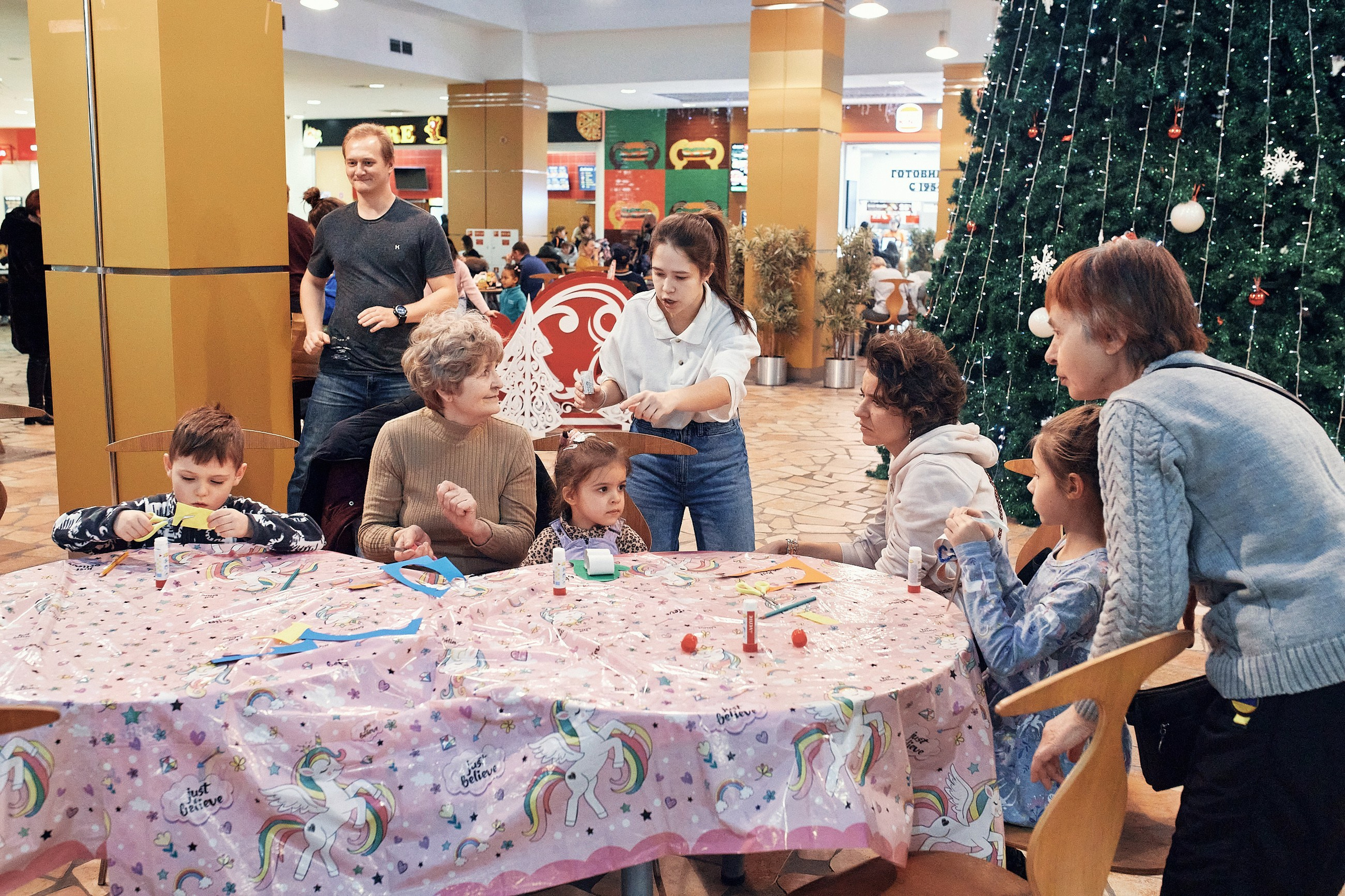 Детский новогодний праздник в ТЦ Июнь. Семейный и репортажной фотограф в Красноярске и Москве Виктор Бабинцев