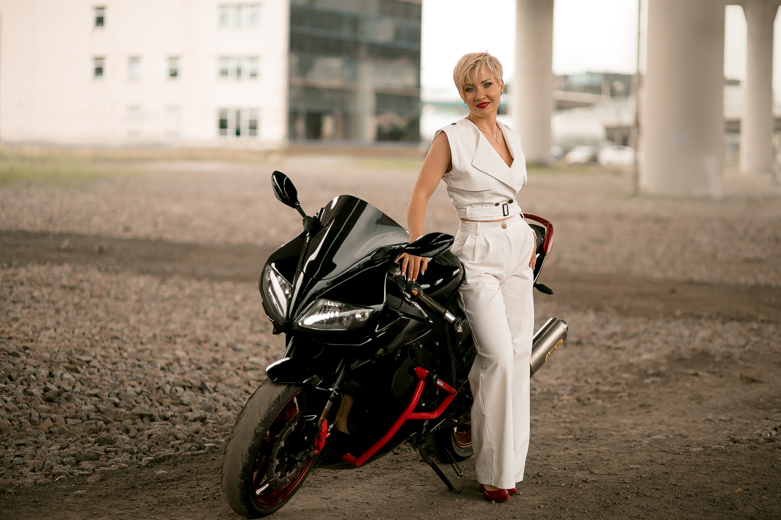 Фотосессия на мотоцикле для девушки. Семейный и свадебный фотограф в Санкт-Петербурге Таша Семёнова